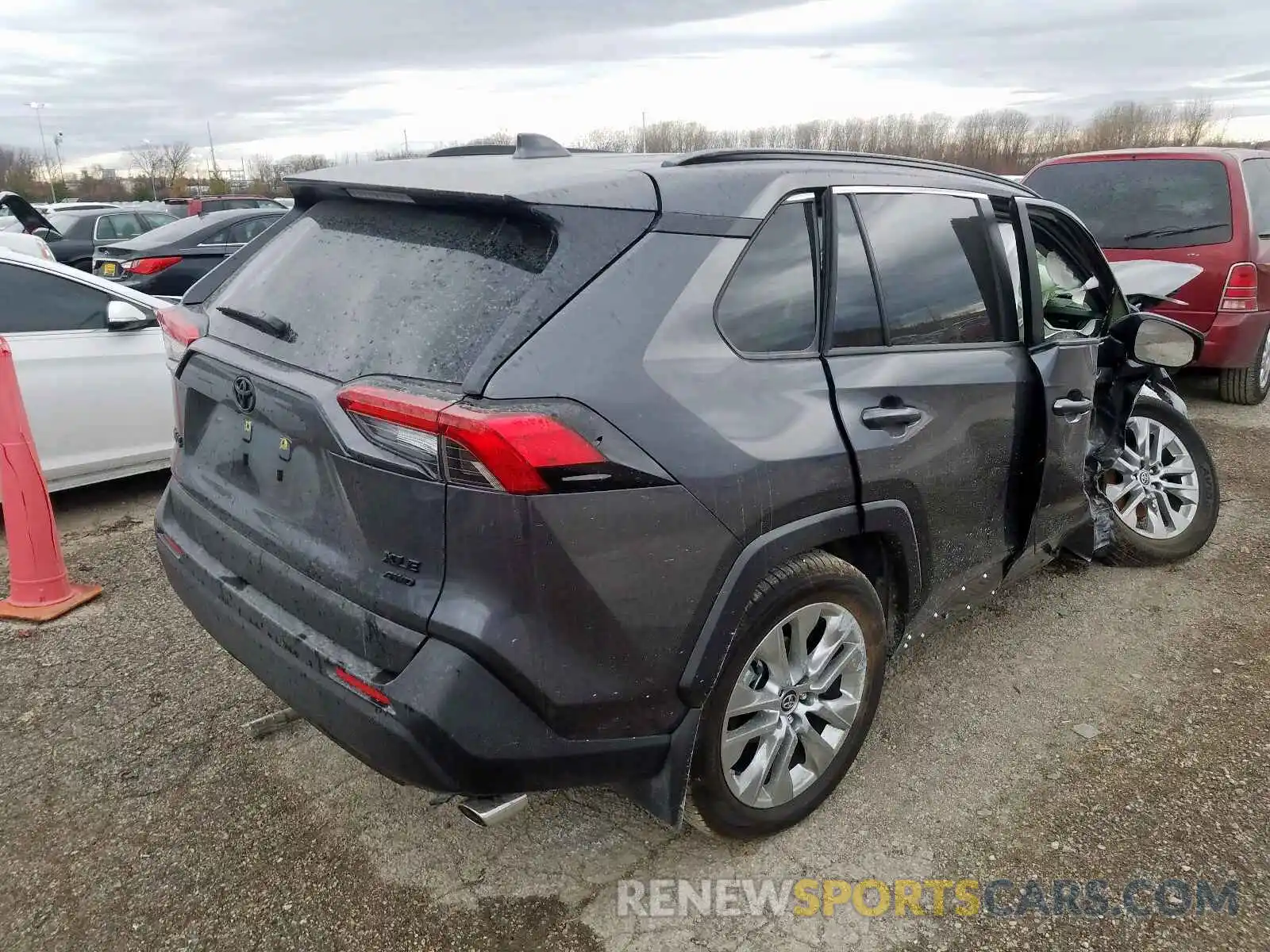 4 Photograph of a damaged car JTMA1RFV8KD033171 TOYOTA RAV4 2019