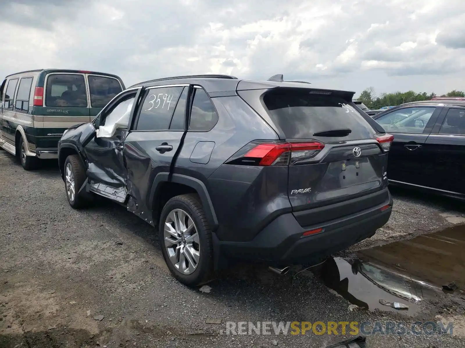 3 Photograph of a damaged car JTMA1RFV8KD036023 TOYOTA RAV4 2019