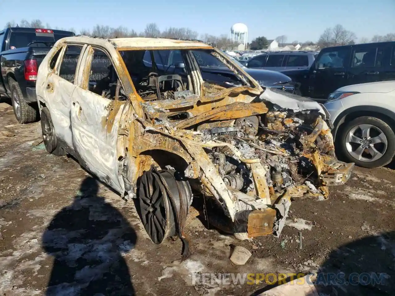 1 Photograph of a damaged car JTMA1RFV8KD505532 TOYOTA RAV4 2019