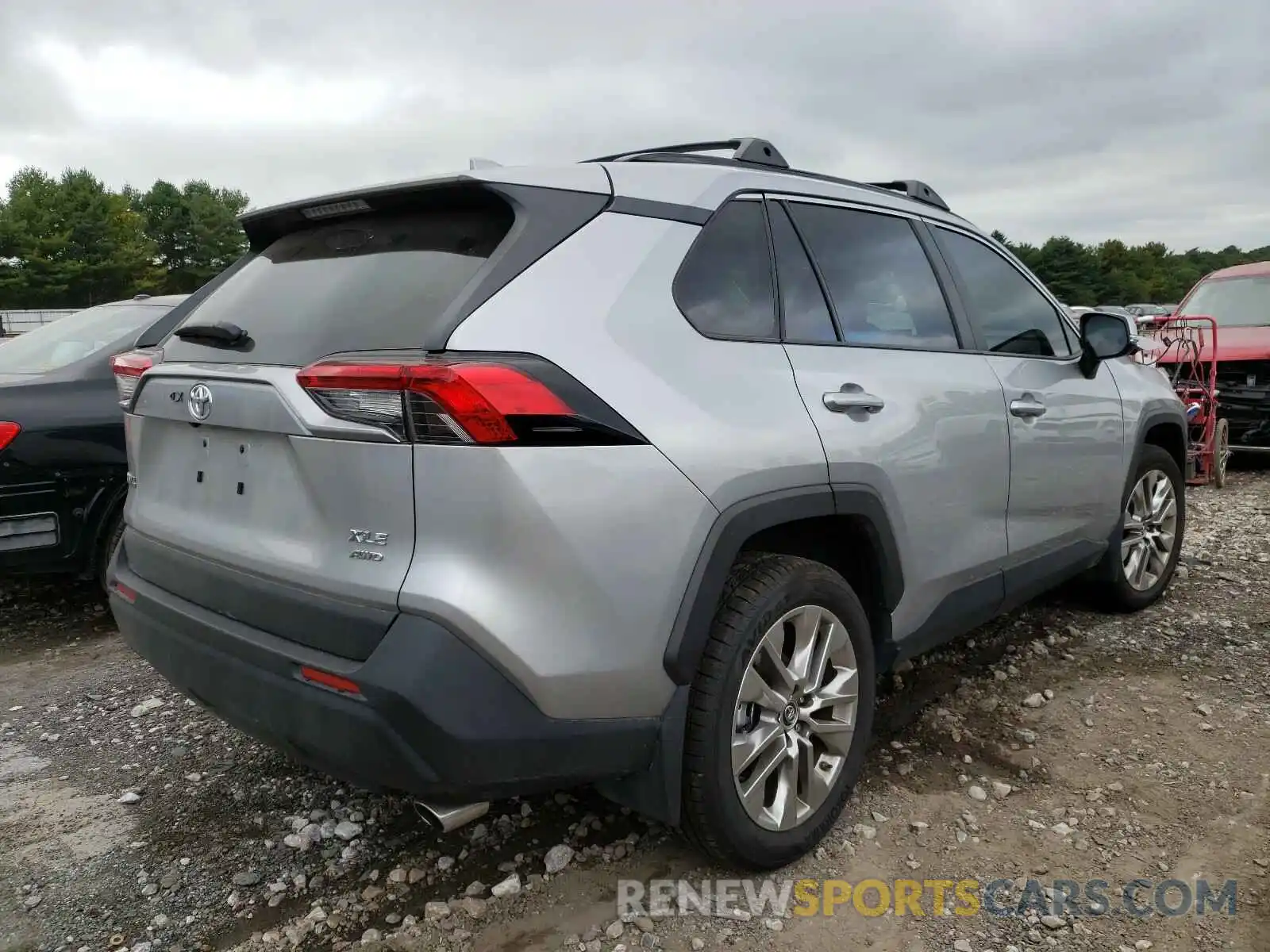 4 Photograph of a damaged car JTMA1RFV8KJ004366 TOYOTA RAV4 2019