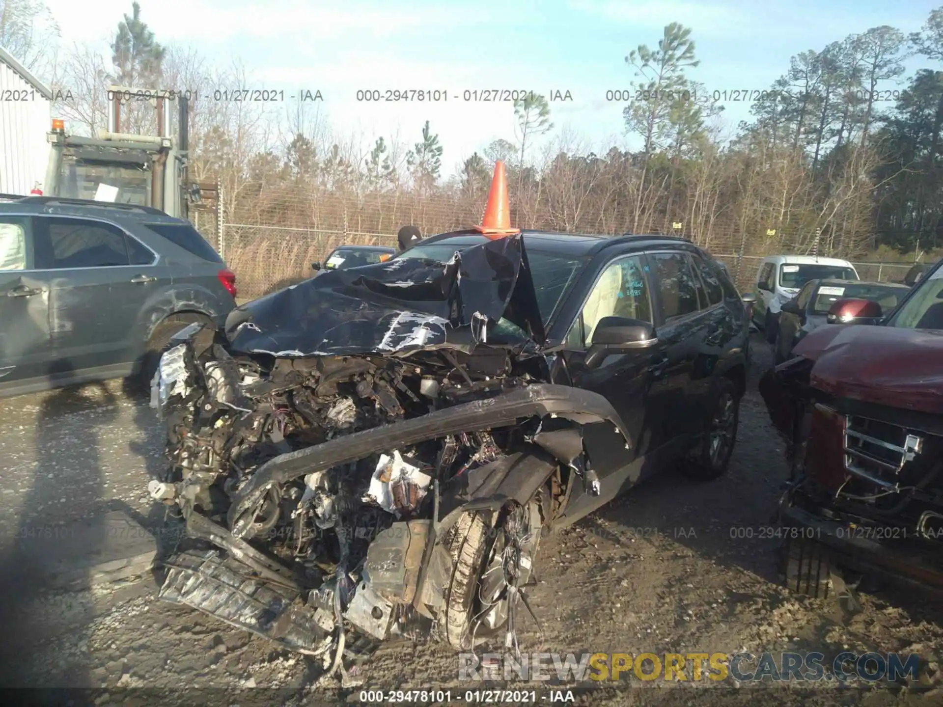 2 Photograph of a damaged car JTMA1RFV8KJ016923 TOYOTA RAV4 2019