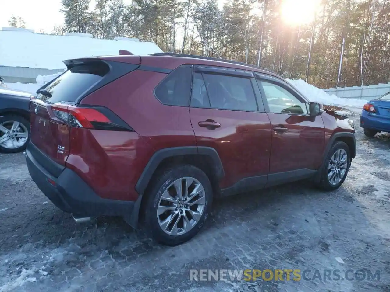 3 Photograph of a damaged car JTMA1RFV8KJ024035 TOYOTA RAV4 2019