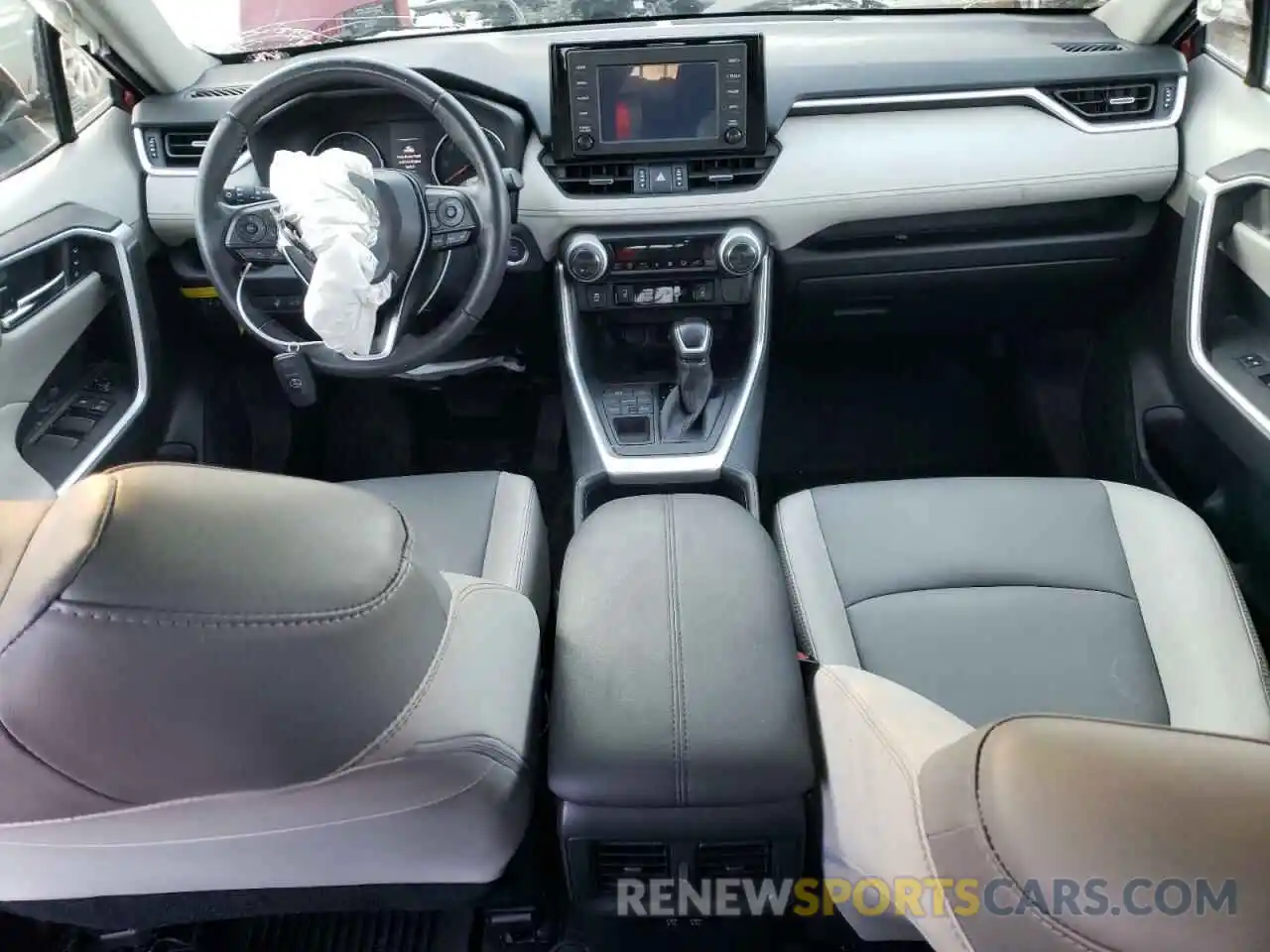 8 Photograph of a damaged car JTMA1RFV8KJ024035 TOYOTA RAV4 2019