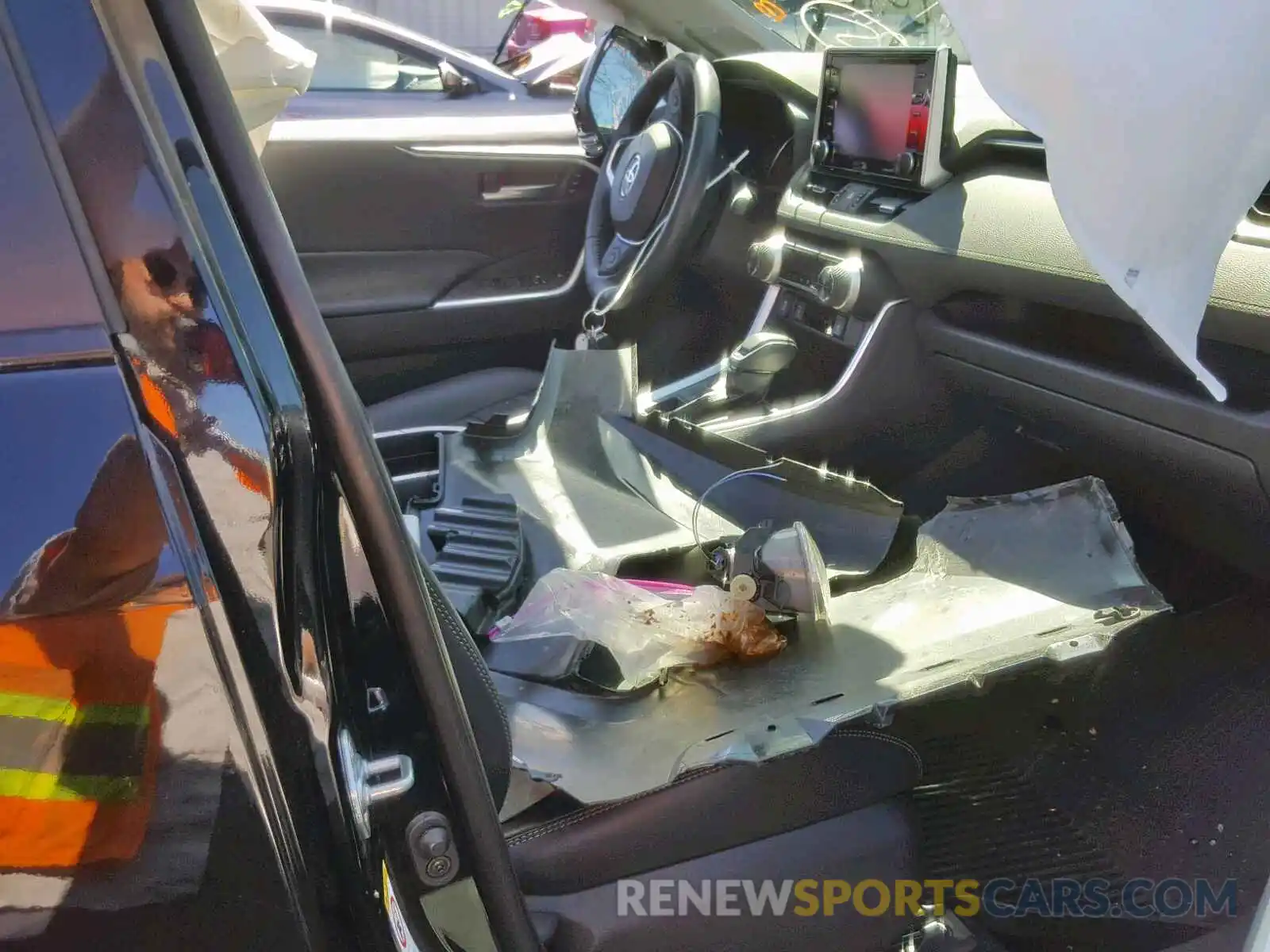 5 Photograph of a damaged car JTMA1RFV9KD013818 TOYOTA RAV4 2019