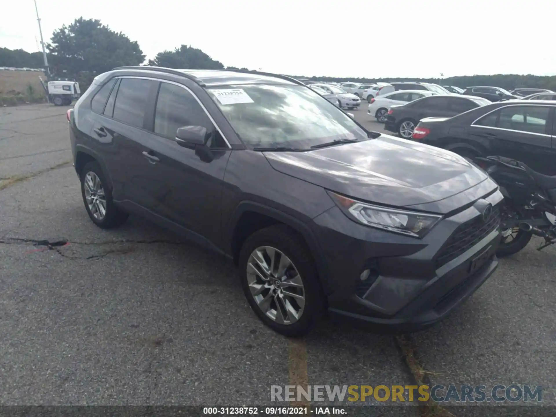 1 Photograph of a damaged car JTMA1RFV9KD017125 TOYOTA RAV4 2019