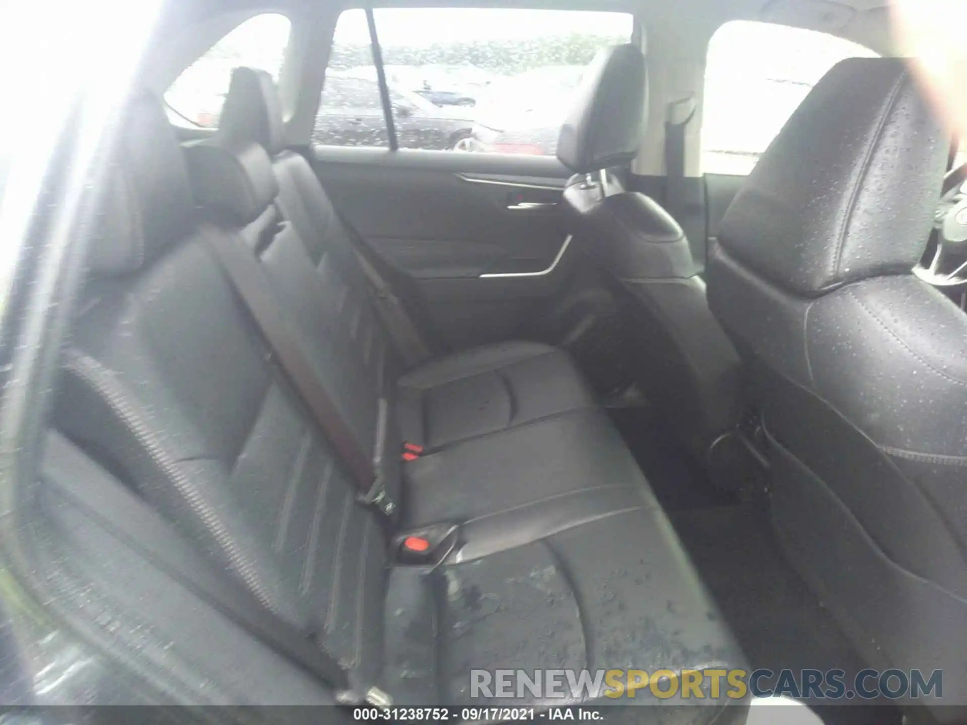 8 Photograph of a damaged car JTMA1RFV9KD017125 TOYOTA RAV4 2019