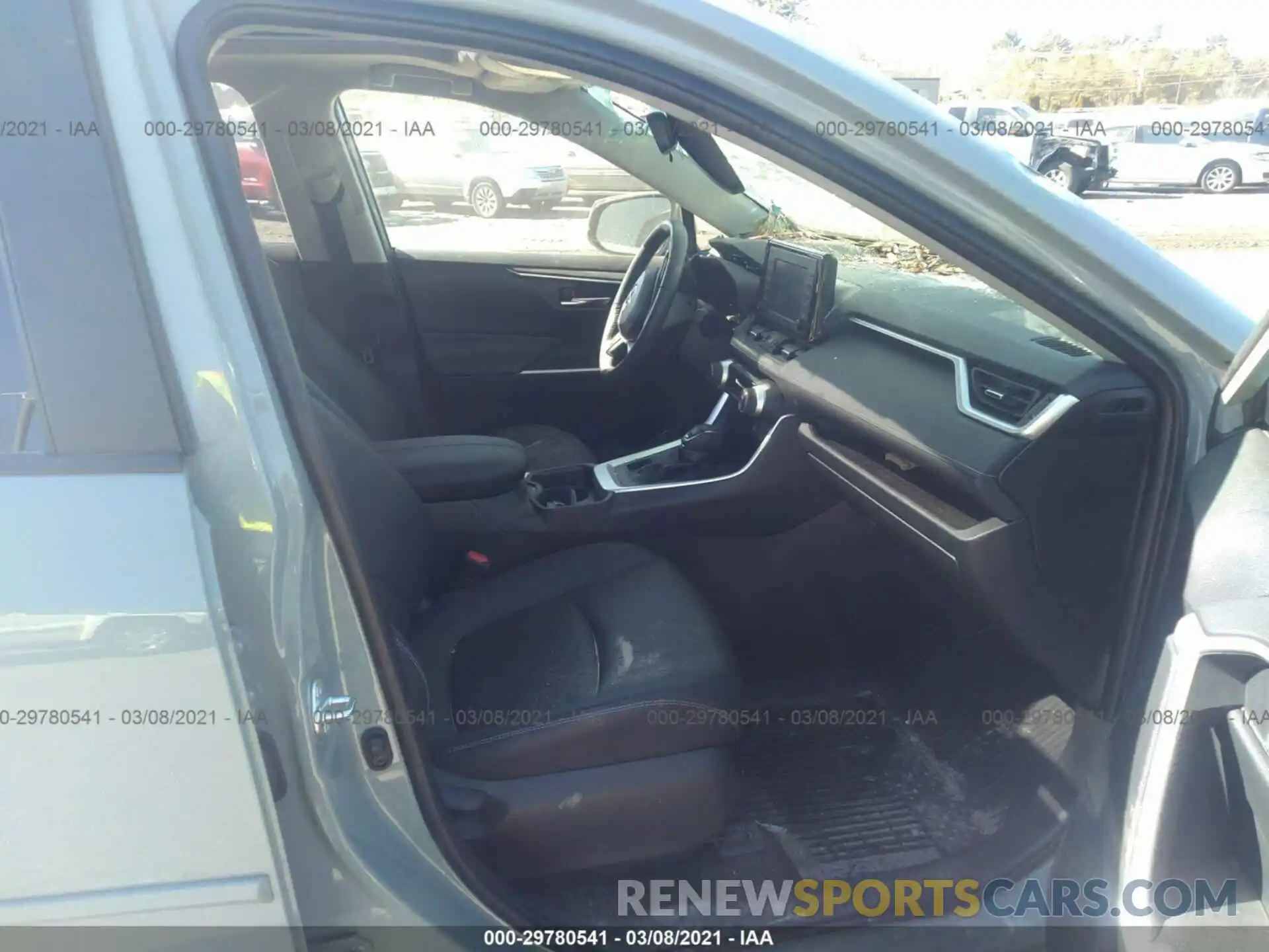 5 Photograph of a damaged car JTMA1RFV9KD025905 TOYOTA RAV4 2019