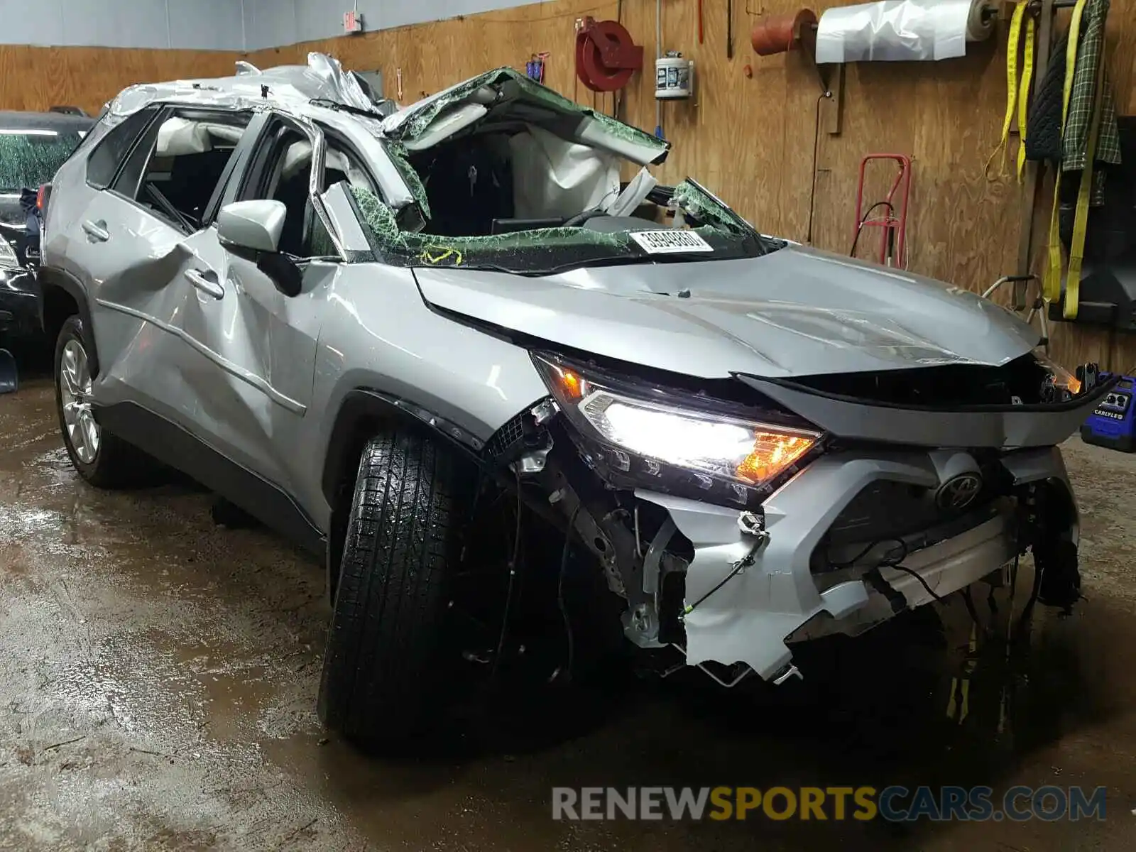 1 Photograph of a damaged car JTMA1RFV9KD035219 TOYOTA RAV4 2019