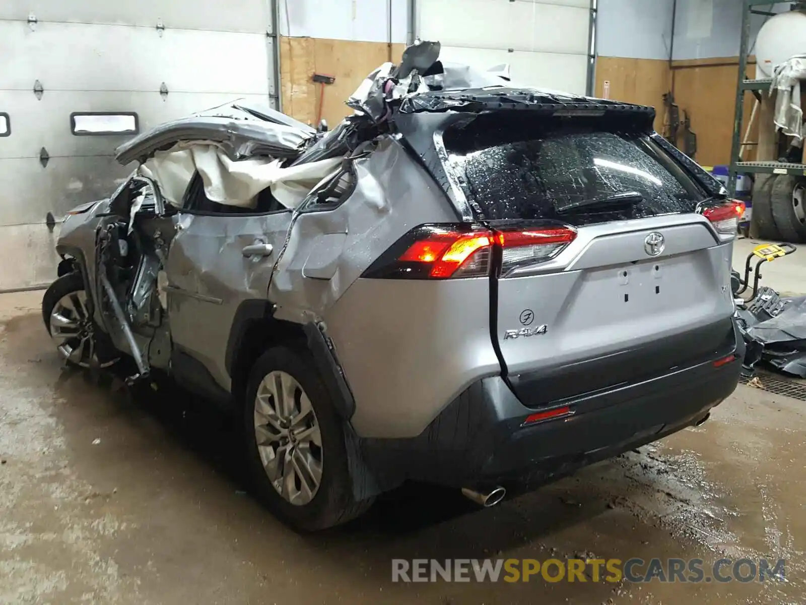 3 Photograph of a damaged car JTMA1RFV9KD035219 TOYOTA RAV4 2019