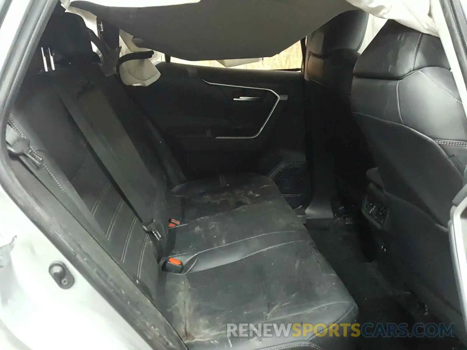 6 Photograph of a damaged car JTMA1RFV9KD035219 TOYOTA RAV4 2019