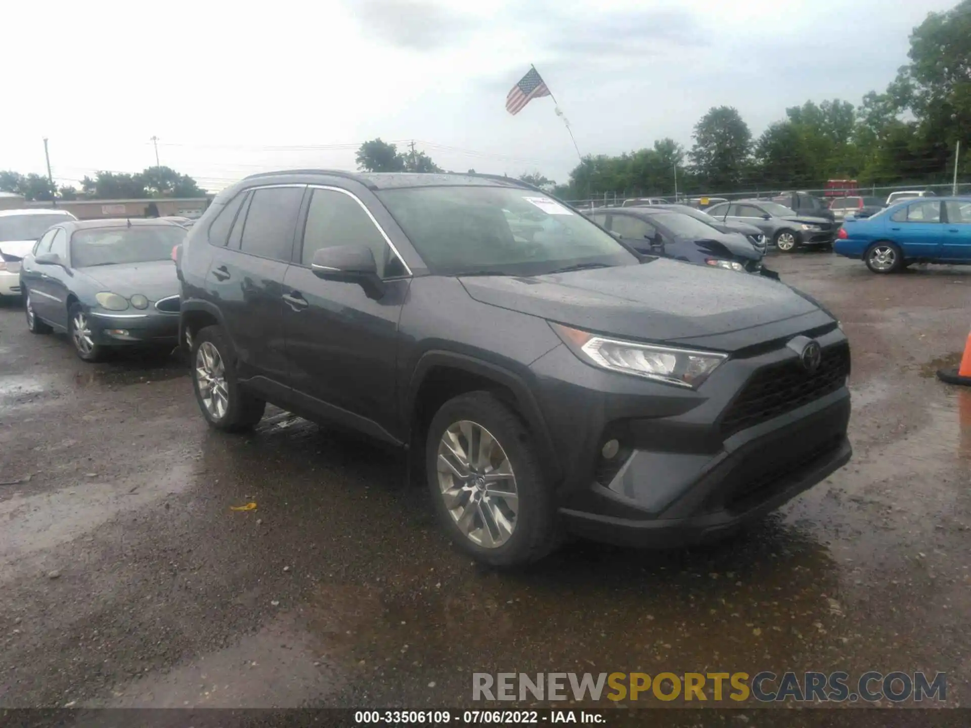 1 Photograph of a damaged car JTMA1RFV9KD503613 TOYOTA RAV4 2019