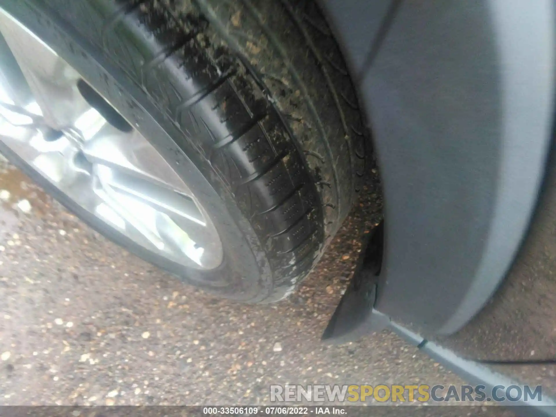 13 Photograph of a damaged car JTMA1RFV9KD503613 TOYOTA RAV4 2019