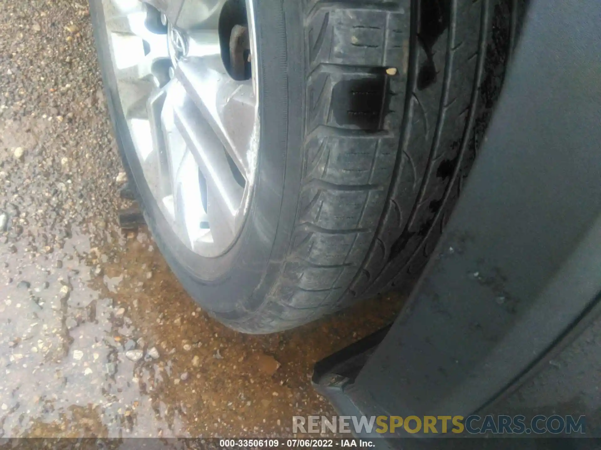 15 Photograph of a damaged car JTMA1RFV9KD503613 TOYOTA RAV4 2019