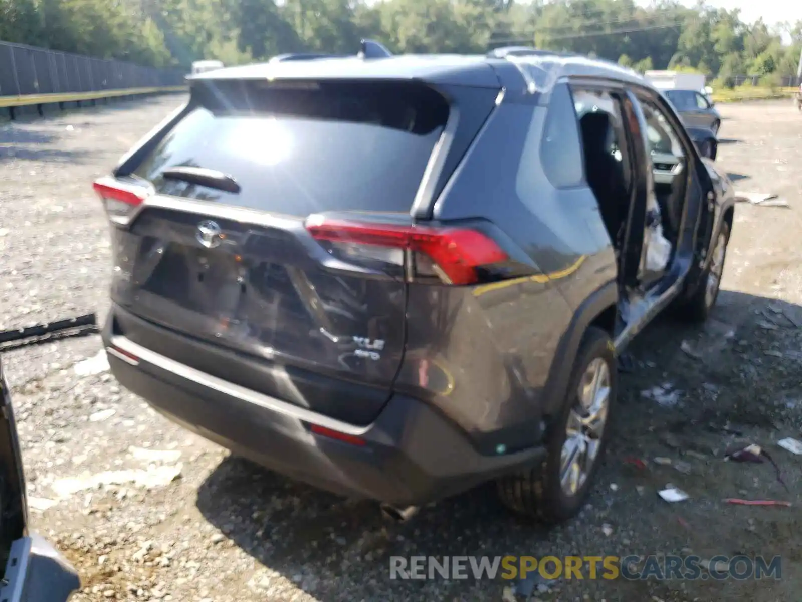 4 Photograph of a damaged car JTMA1RFV9KD506916 TOYOTA RAV4 2019