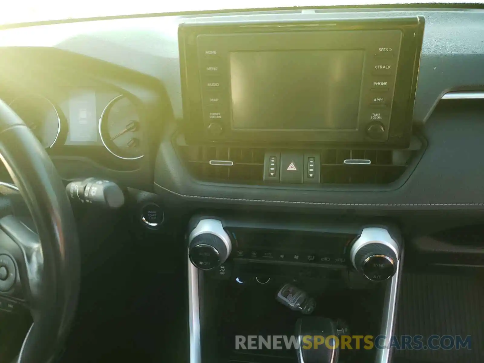 9 Photograph of a damaged car JTMA1RFV9KD510660 TOYOTA RAV4 2019