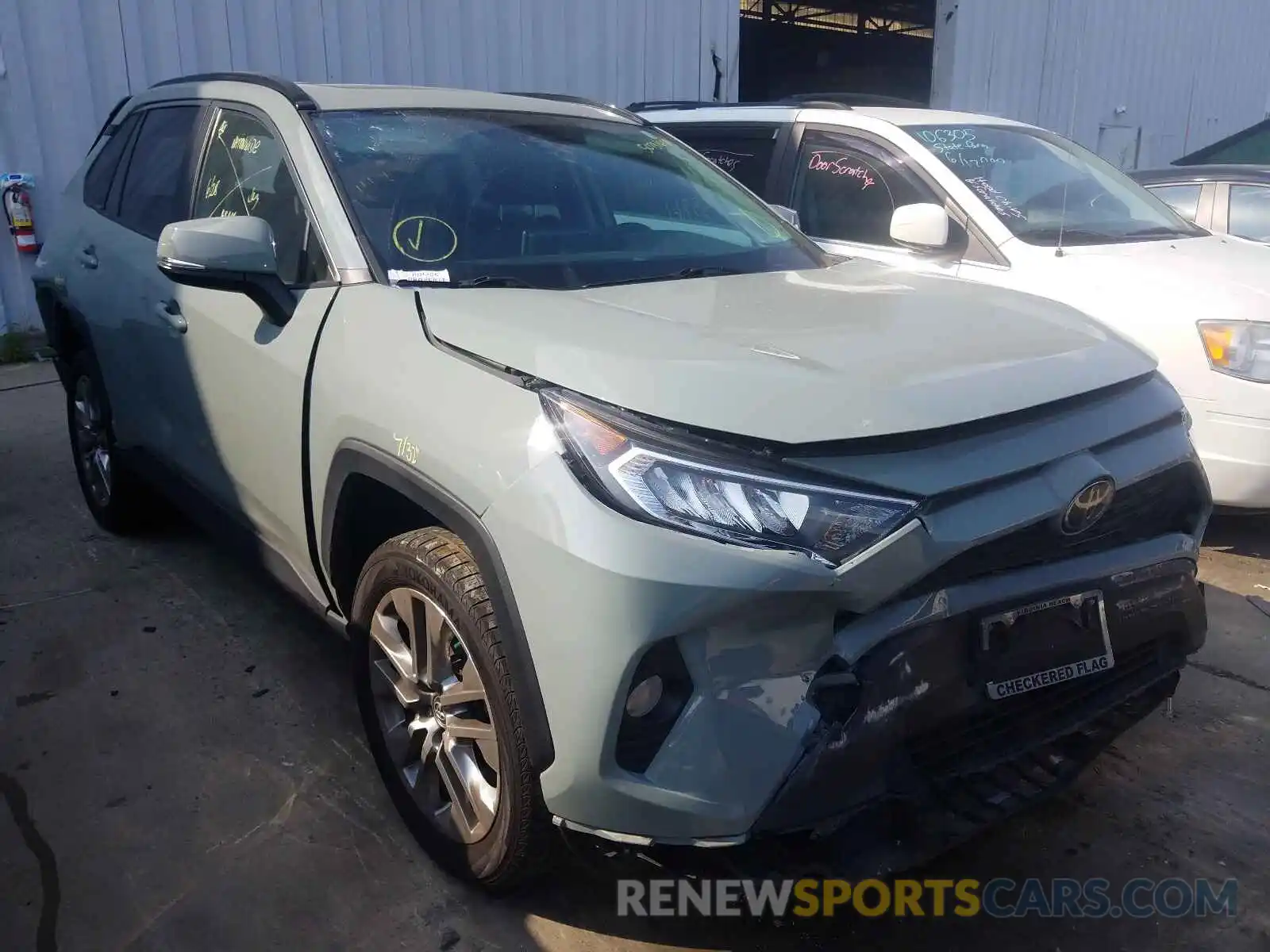 1 Photograph of a damaged car JTMA1RFV9KD513607 TOYOTA RAV4 2019