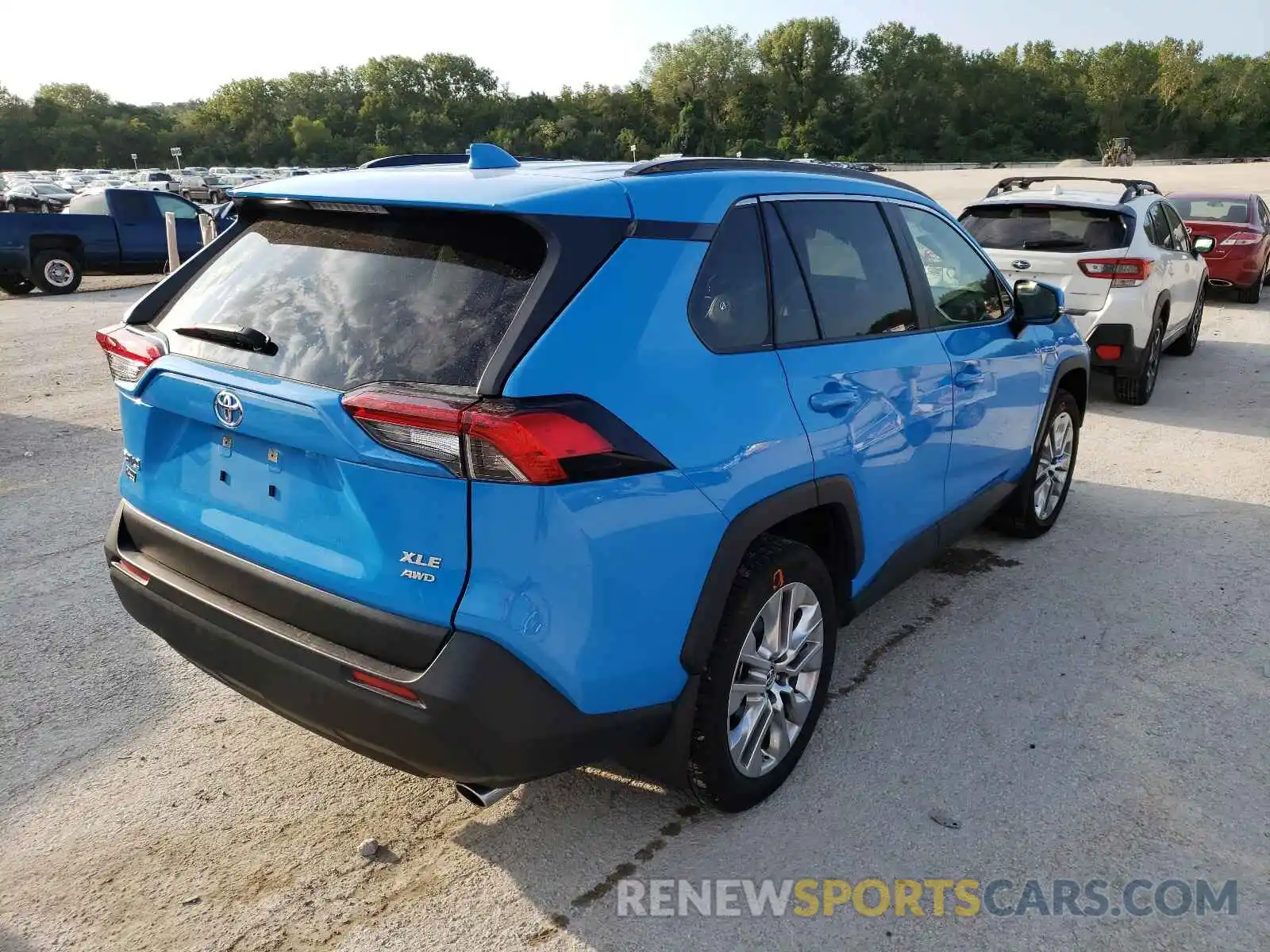 4 Photograph of a damaged car JTMA1RFVXKD012645 TOYOTA RAV4 2019