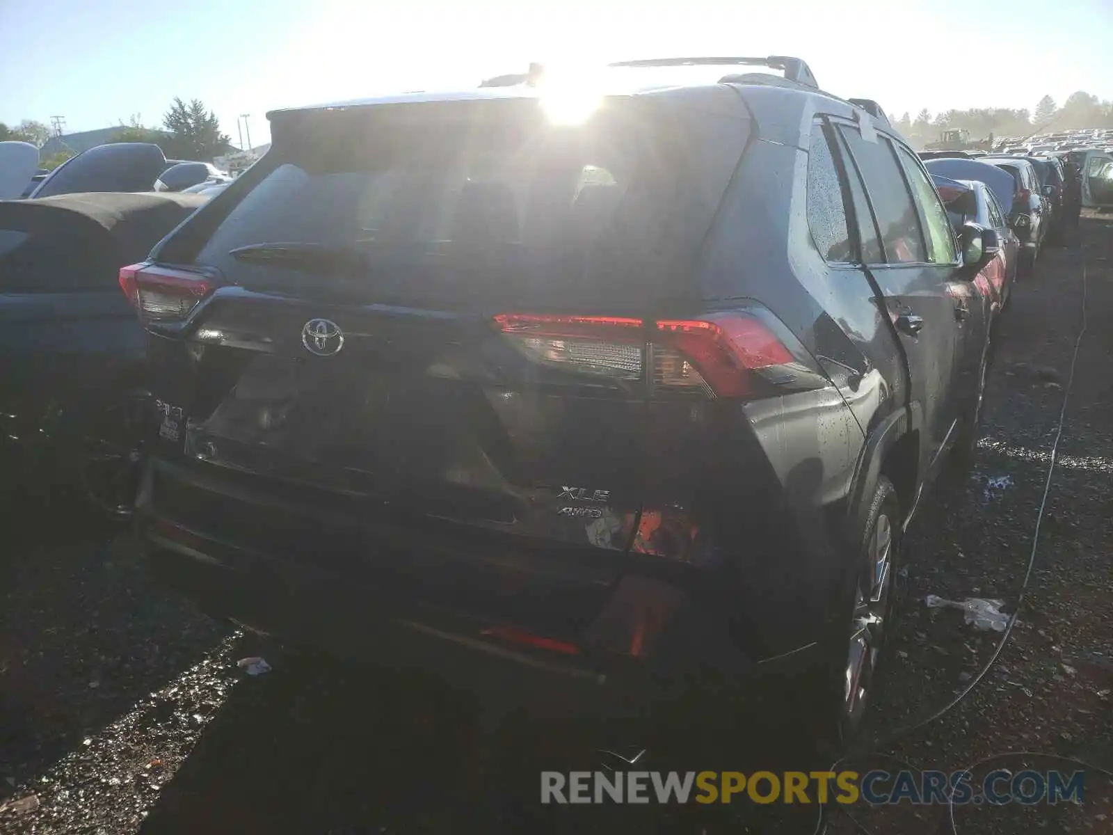 4 Photograph of a damaged car JTMA1RFVXKD019112 TOYOTA RAV4 2019