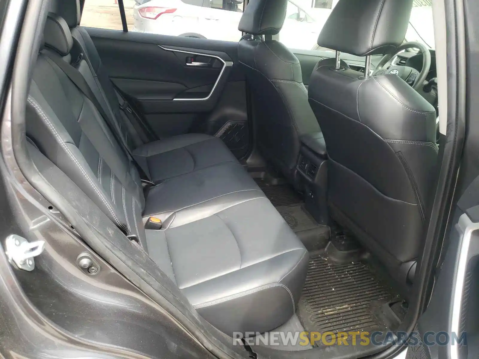 6 Photograph of a damaged car JTMA1RFVXKD037030 TOYOTA RAV4 2019