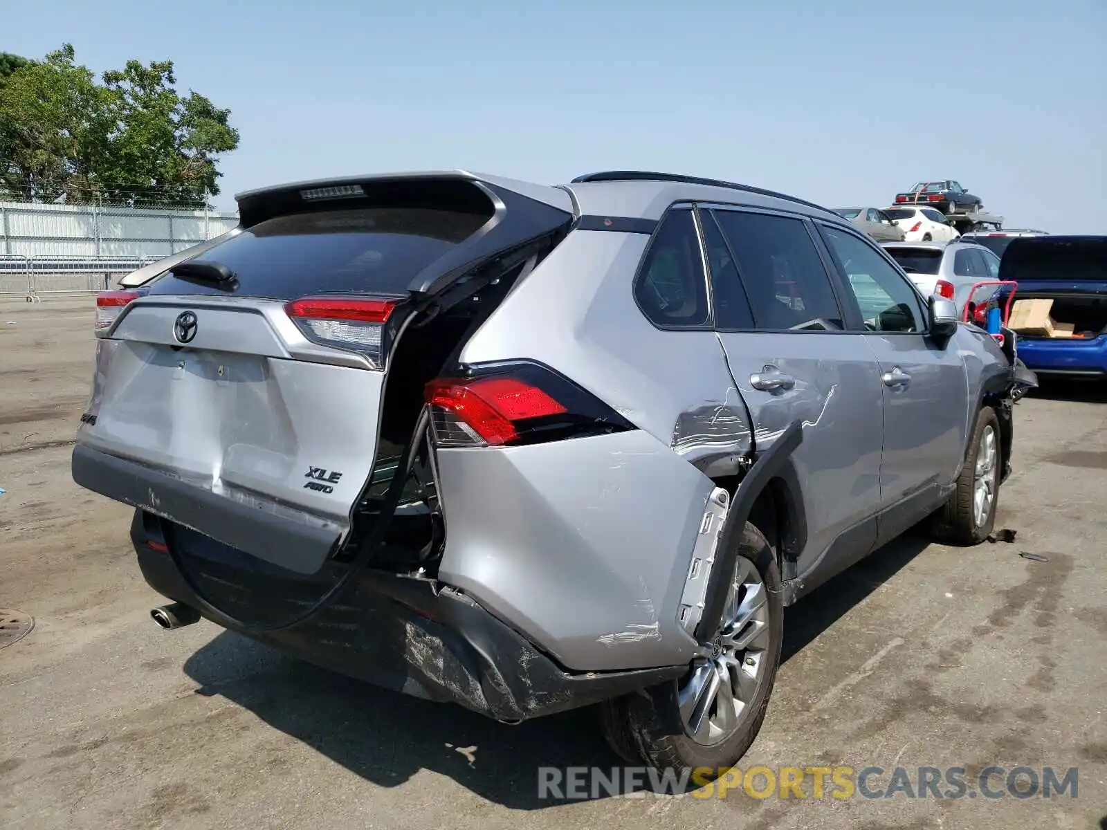 4 Photograph of a damaged car JTMA1RFVXKD045970 TOYOTA RAV4 2019