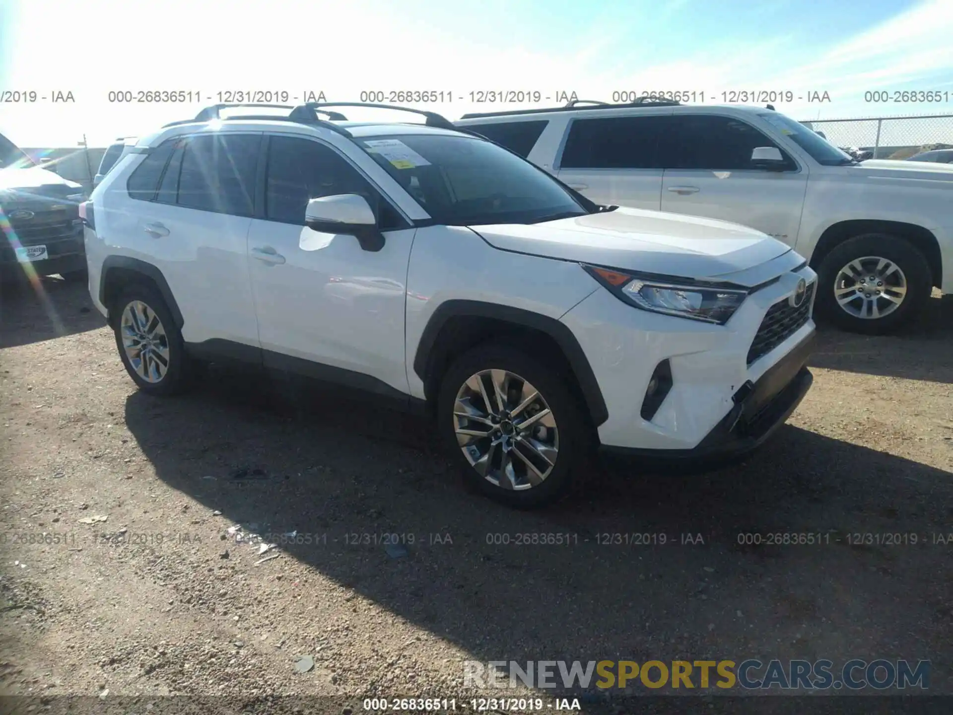 1 Фотография поврежденного автомобиля JTMA1RFVXKD503555 TOYOTA RAV4 2019