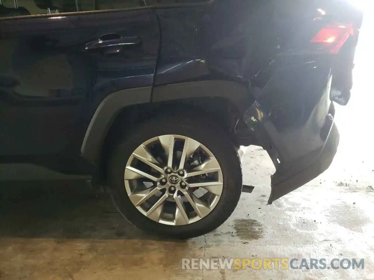 9 Photograph of a damaged car JTMA1RFVXKD505046 TOYOTA RAV4 2019