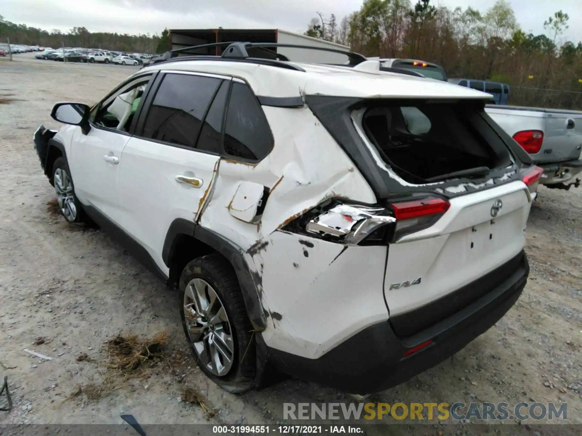 3 Фотография поврежденного автомобиля JTMA1RFVXKD509999 TOYOTA RAV4 2019