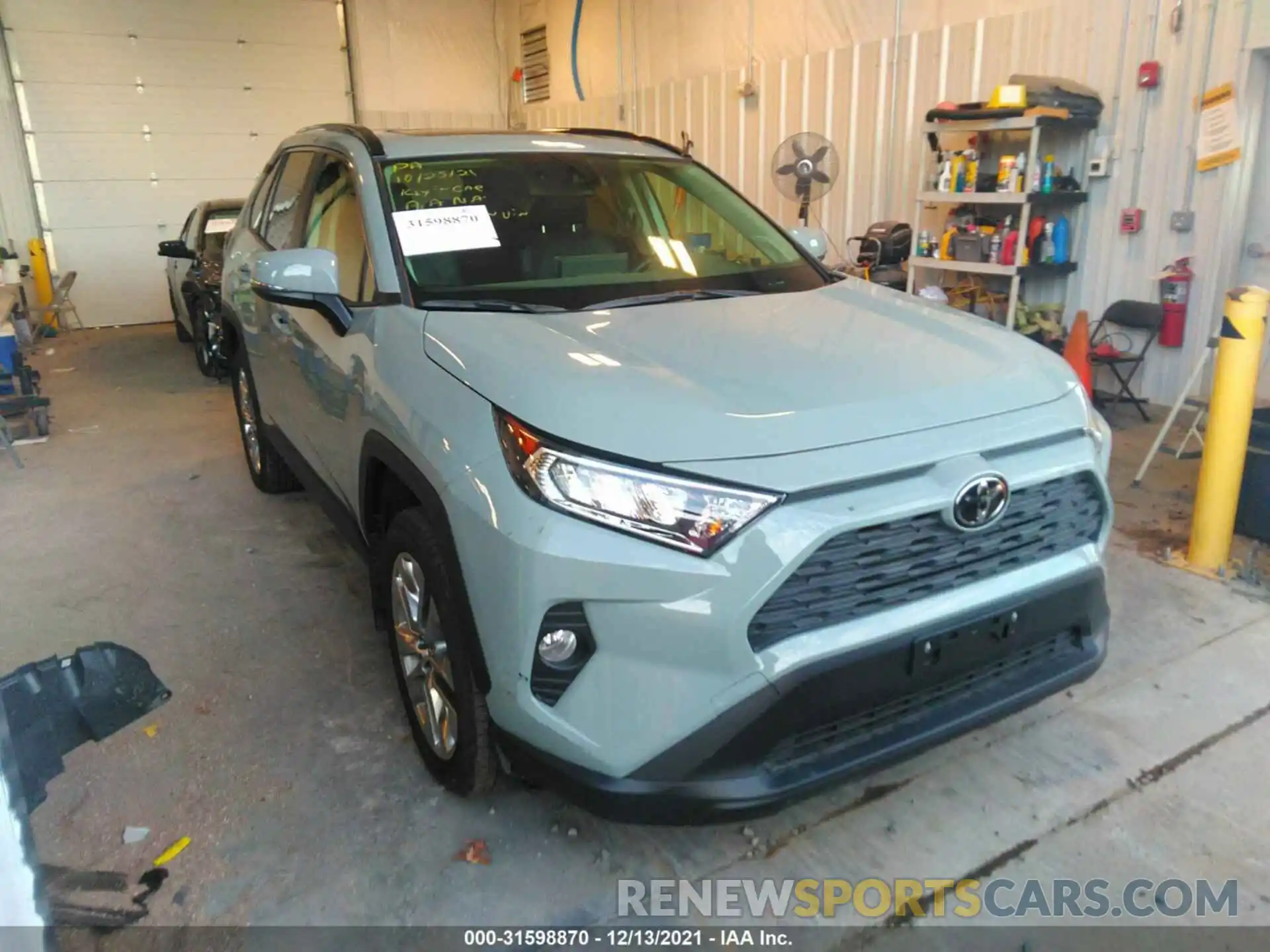 1 Photograph of a damaged car JTMA1RFVXKD521344 TOYOTA RAV4 2019