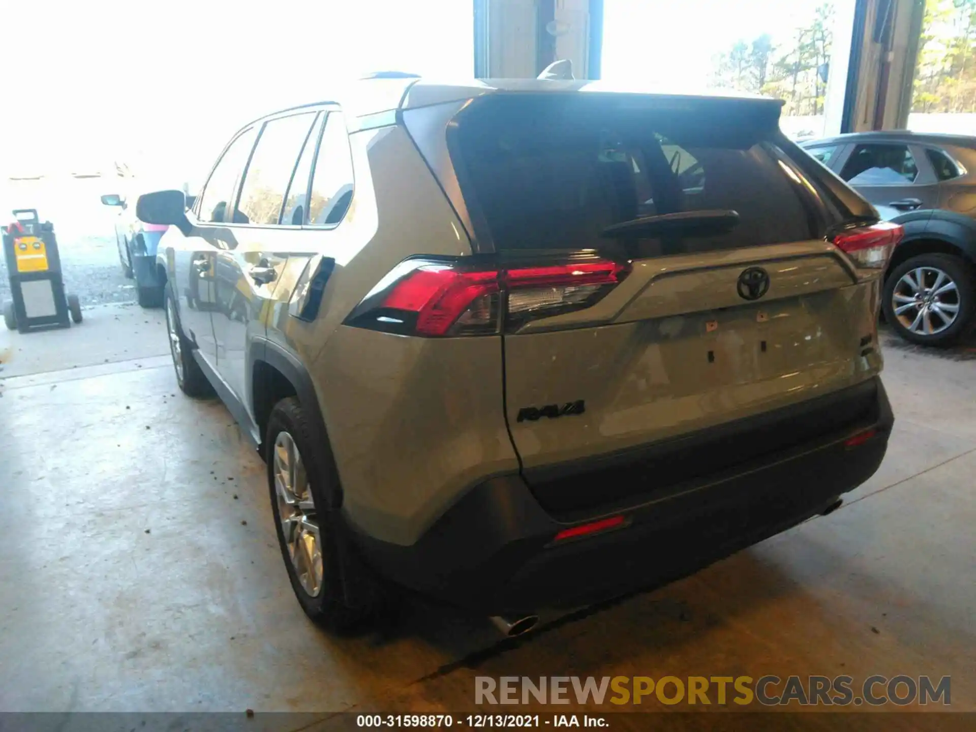 3 Photograph of a damaged car JTMA1RFVXKD521344 TOYOTA RAV4 2019