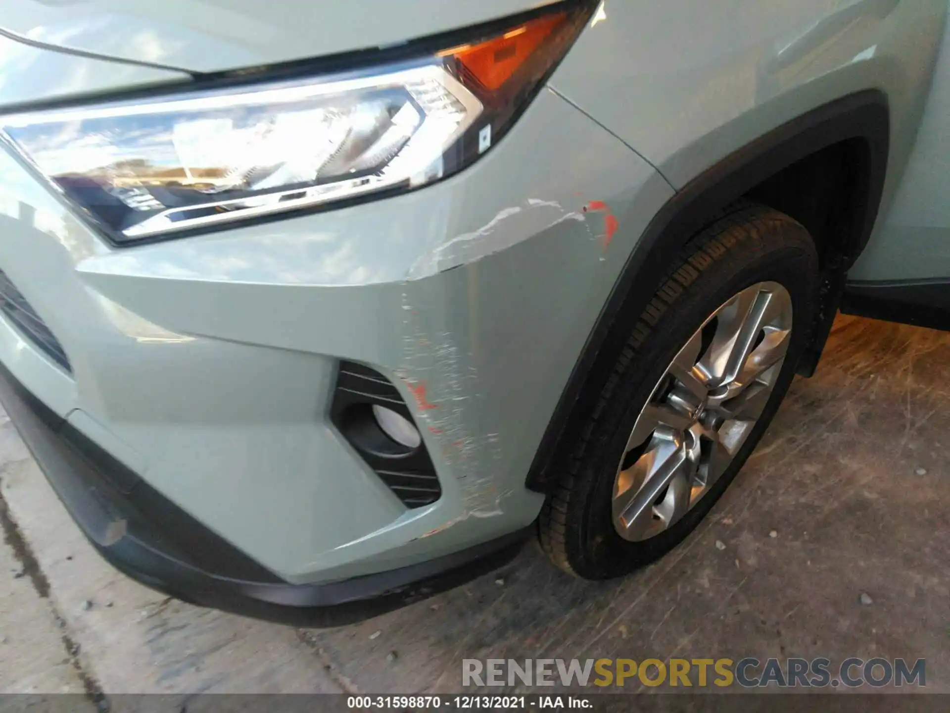 8 Photograph of a damaged car JTMA1RFVXKD521344 TOYOTA RAV4 2019