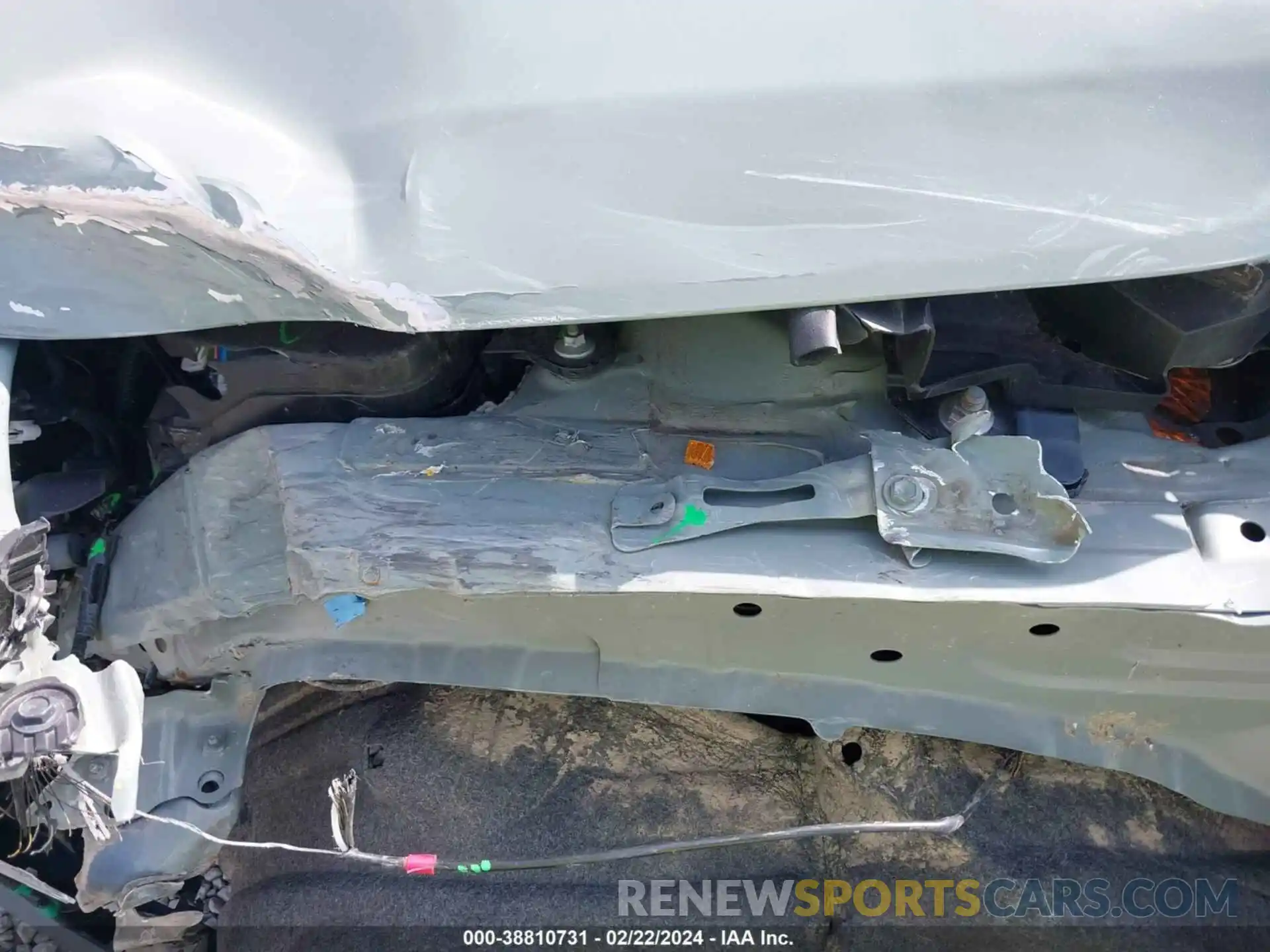 19 Photograph of a damaged car JTMA1RFVXKJ009598 TOYOTA RAV4 2019