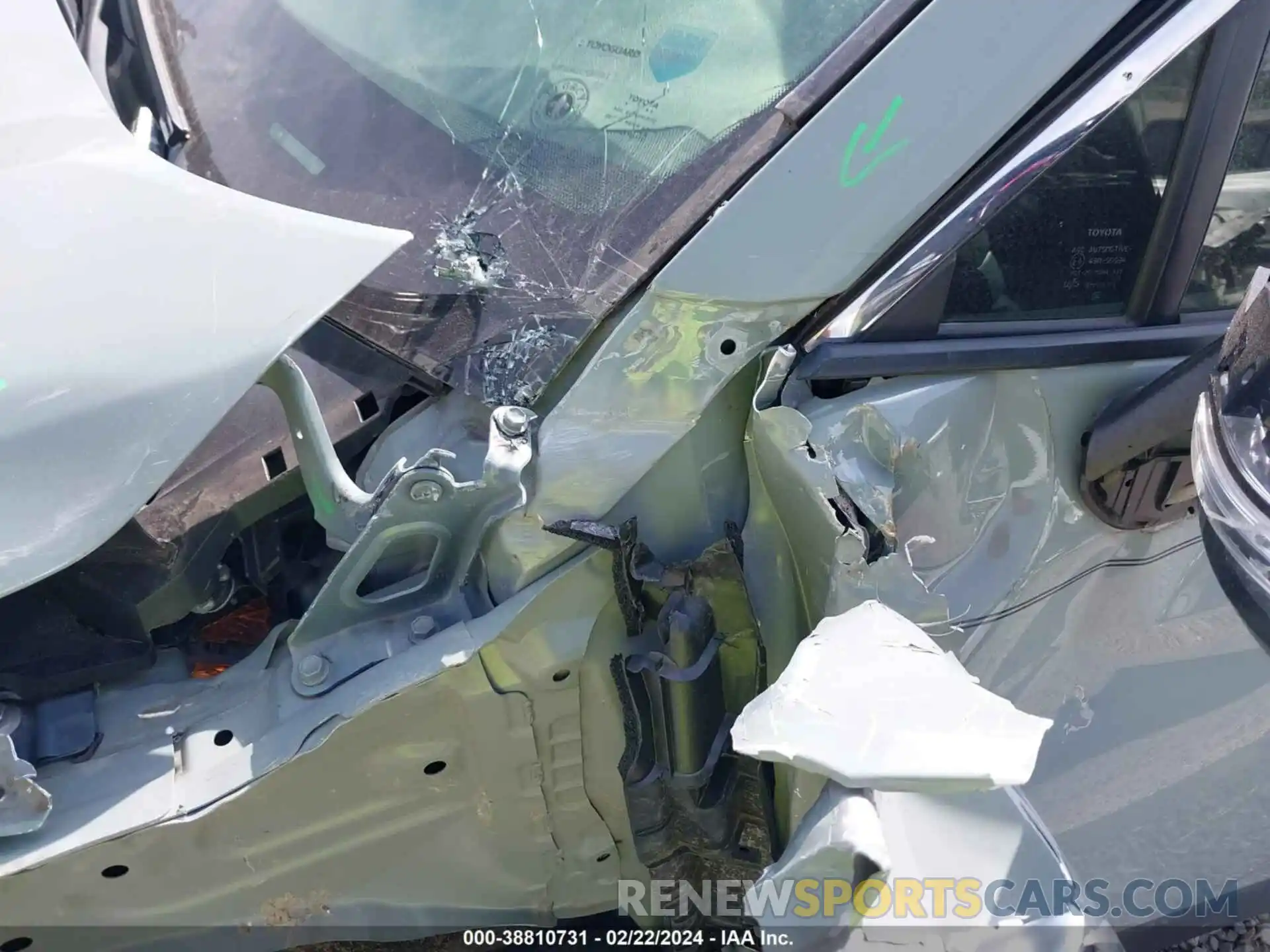 20 Photograph of a damaged car JTMA1RFVXKJ009598 TOYOTA RAV4 2019