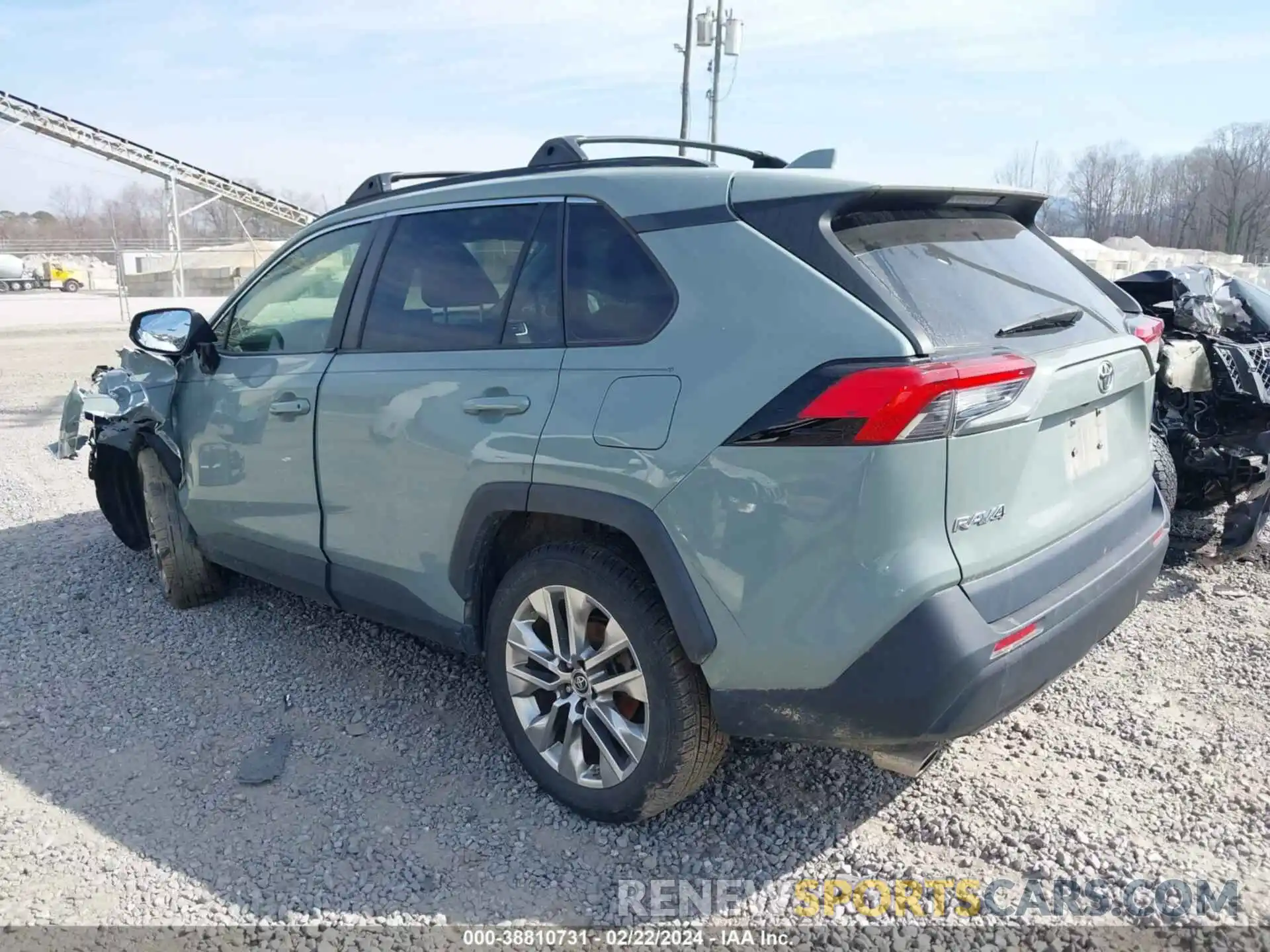 3 Photograph of a damaged car JTMA1RFVXKJ009598 TOYOTA RAV4 2019