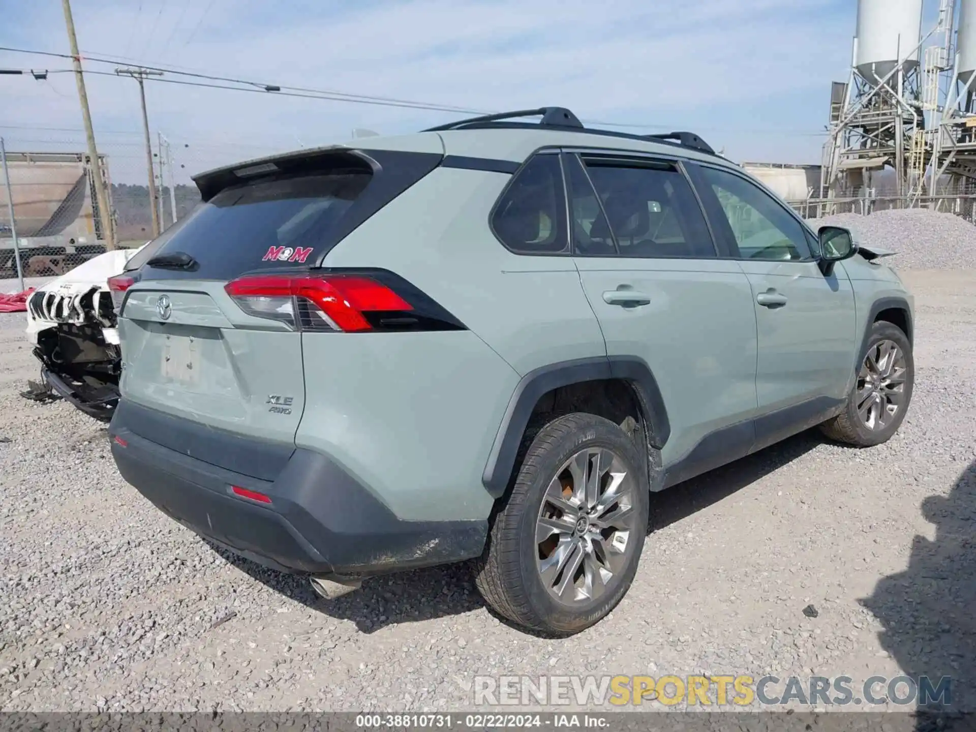 4 Photograph of a damaged car JTMA1RFVXKJ009598 TOYOTA RAV4 2019