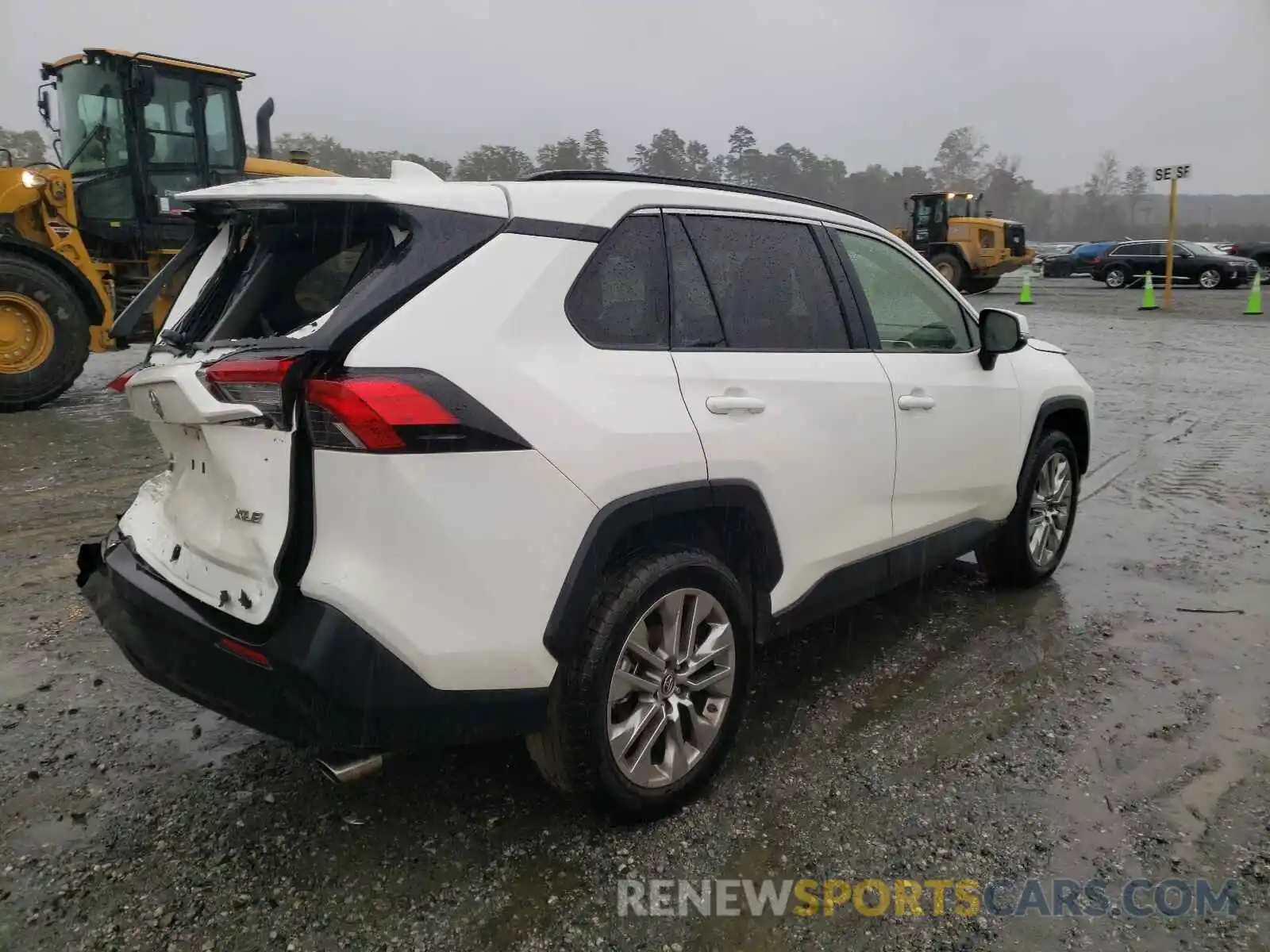 4 Photograph of a damaged car JTMC1RFV0KD003879 TOYOTA RAV4 2019