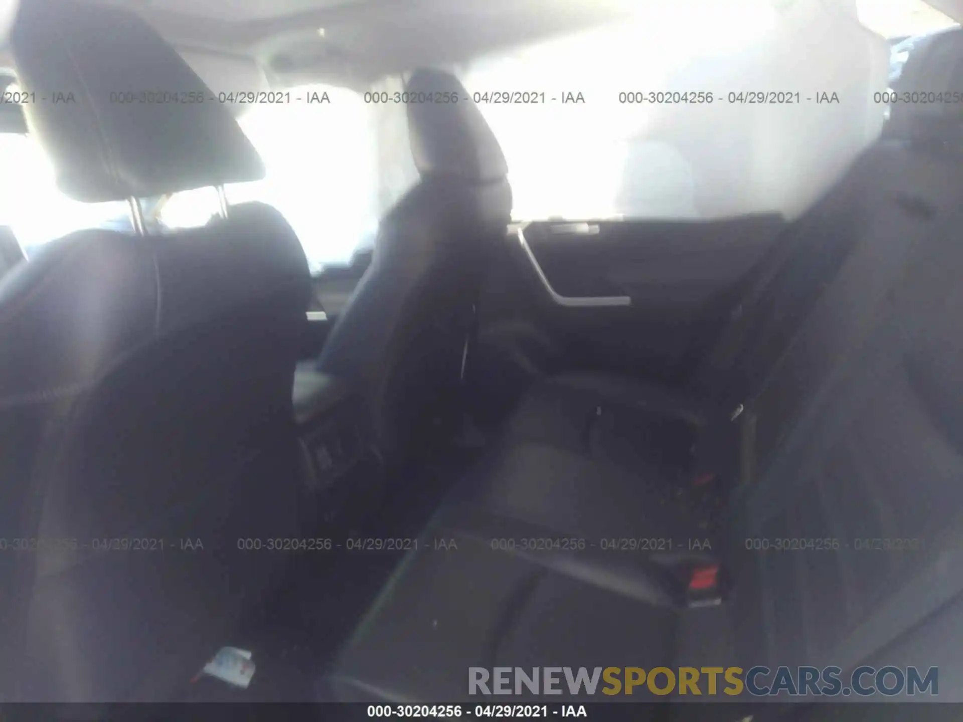 8 Photograph of a damaged car JTMC1RFV0KD011576 TOYOTA RAV4 2019