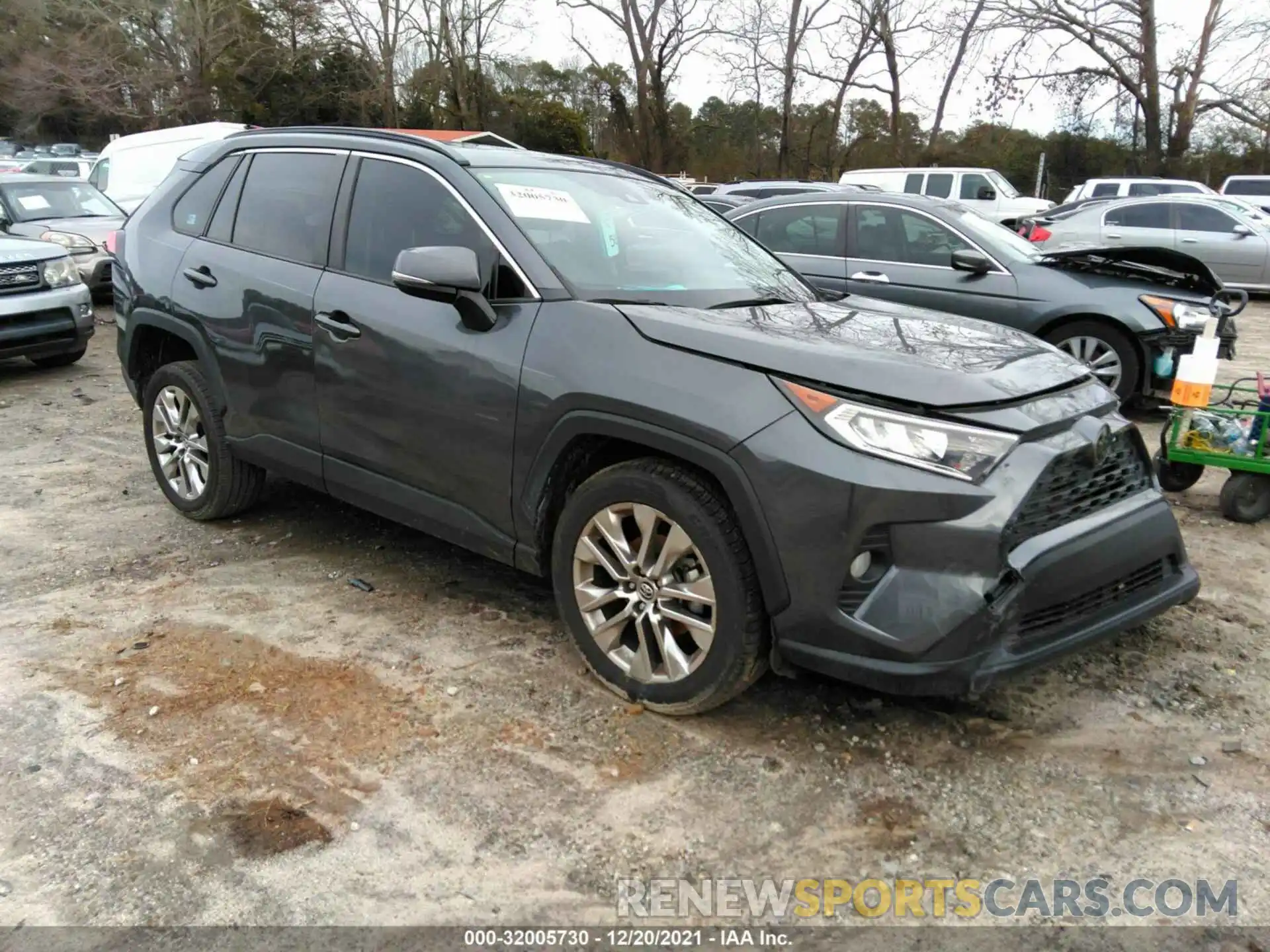 1 Photograph of a damaged car JTMC1RFV0KD016549 TOYOTA RAV4 2019