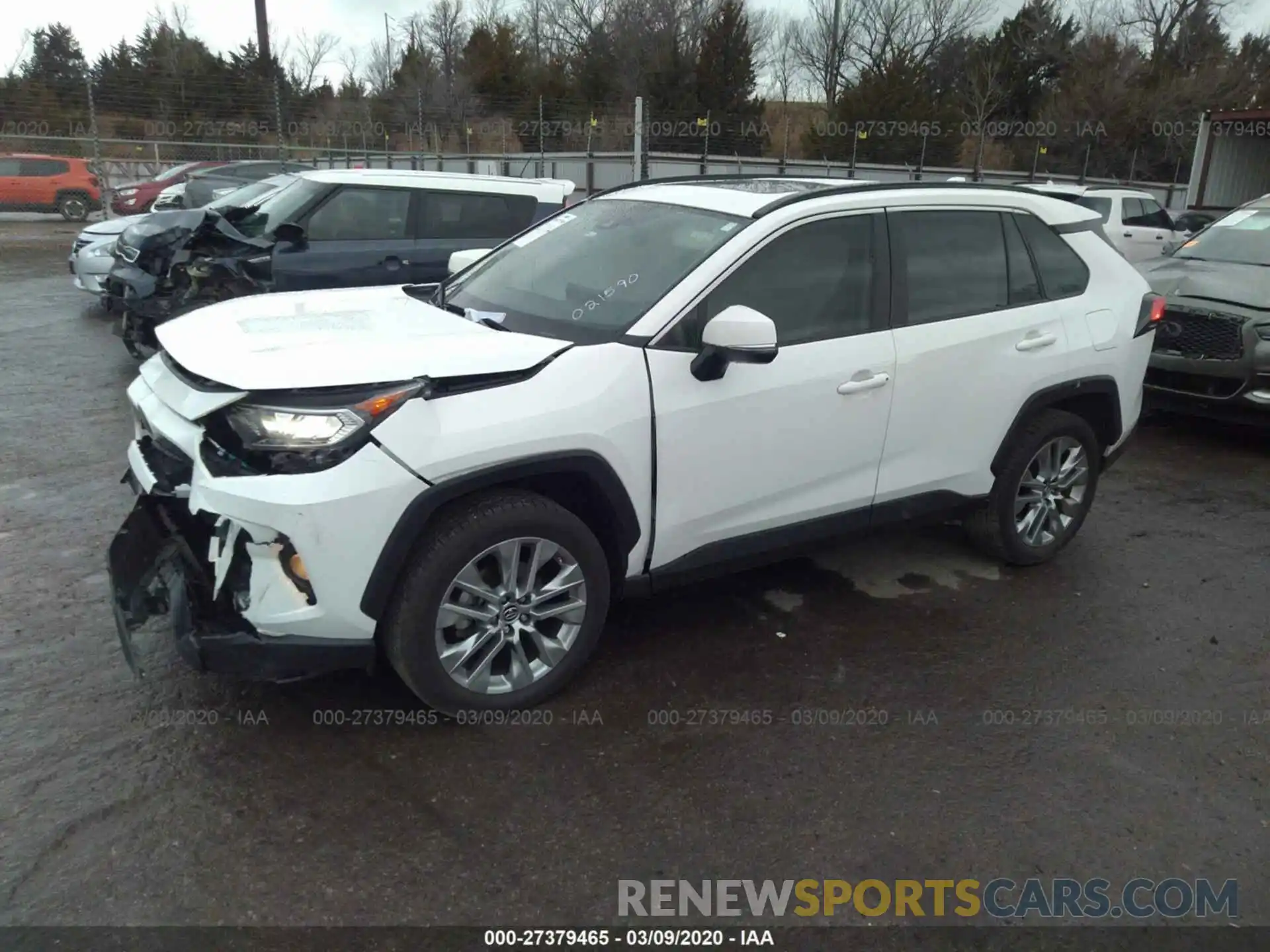 2 Photograph of a damaged car JTMC1RFV0KD021590 TOYOTA RAV4 2019