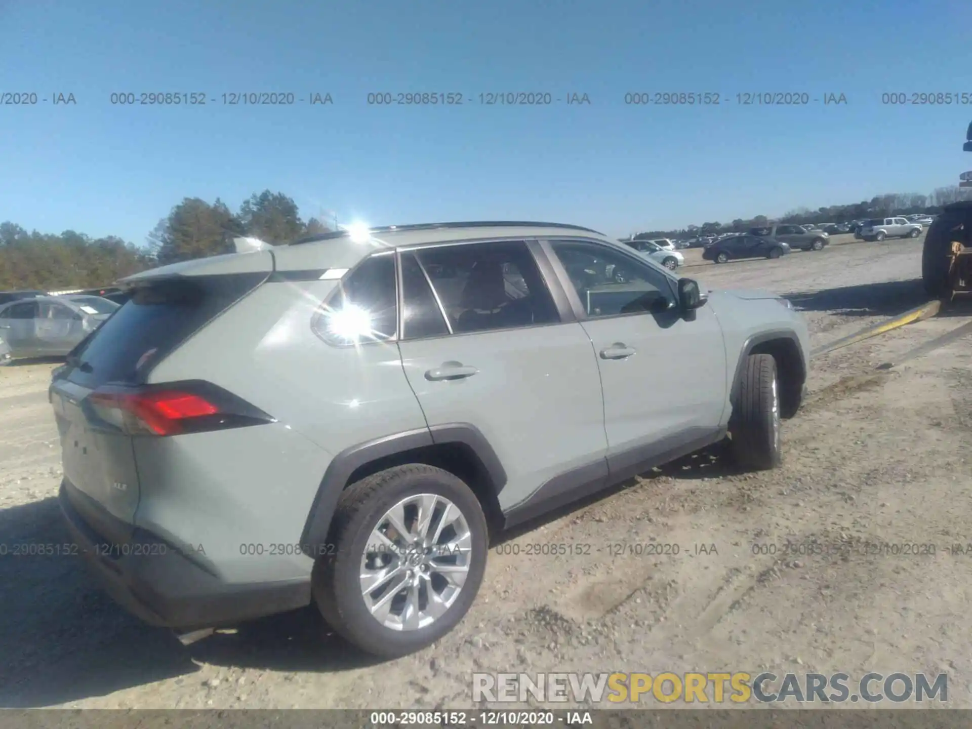 4 Photograph of a damaged car JTMC1RFV0KD027566 TOYOTA RAV4 2019