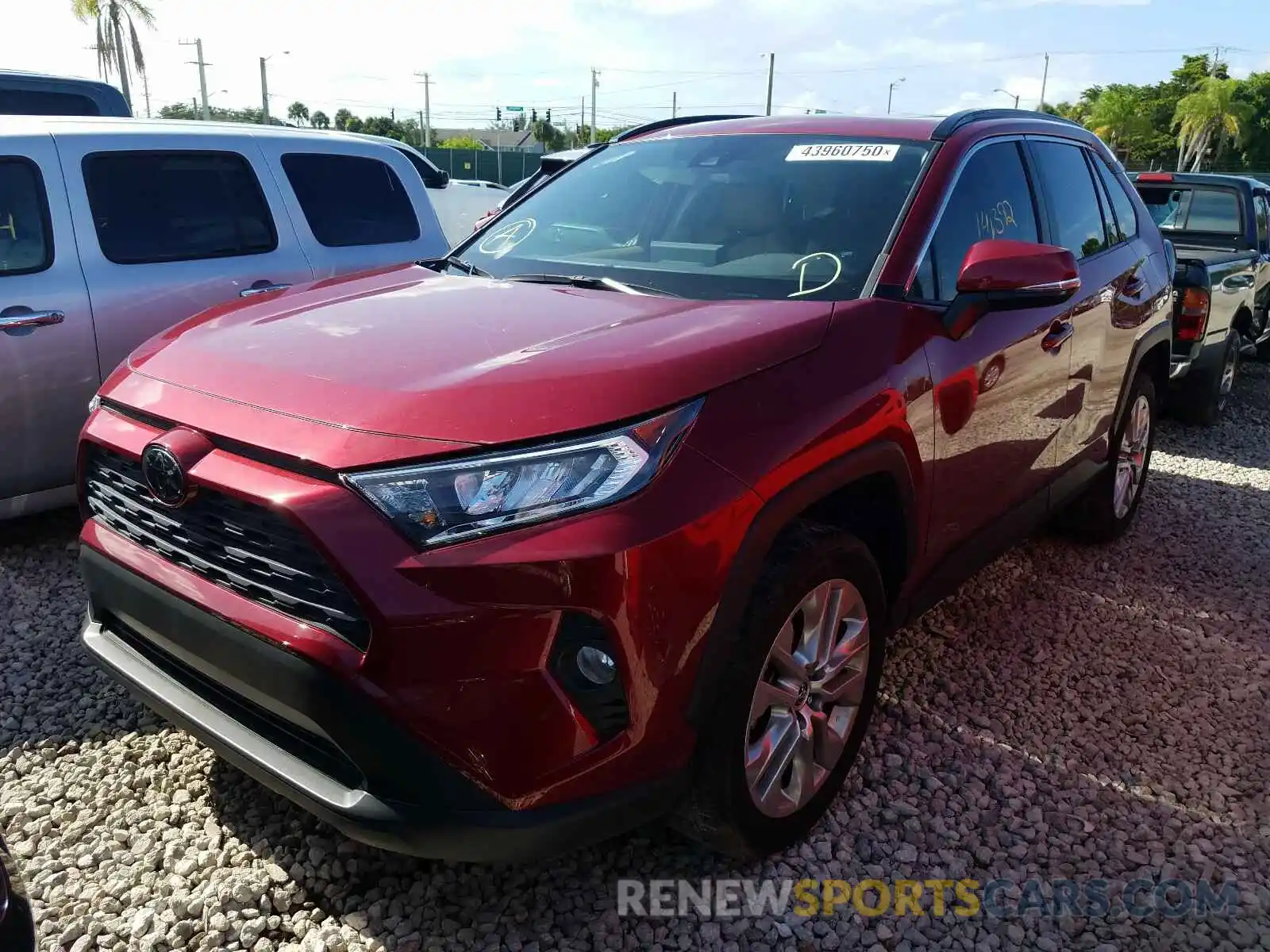 2 Photograph of a damaged car JTMC1RFV0KD030676 TOYOTA RAV4 2019