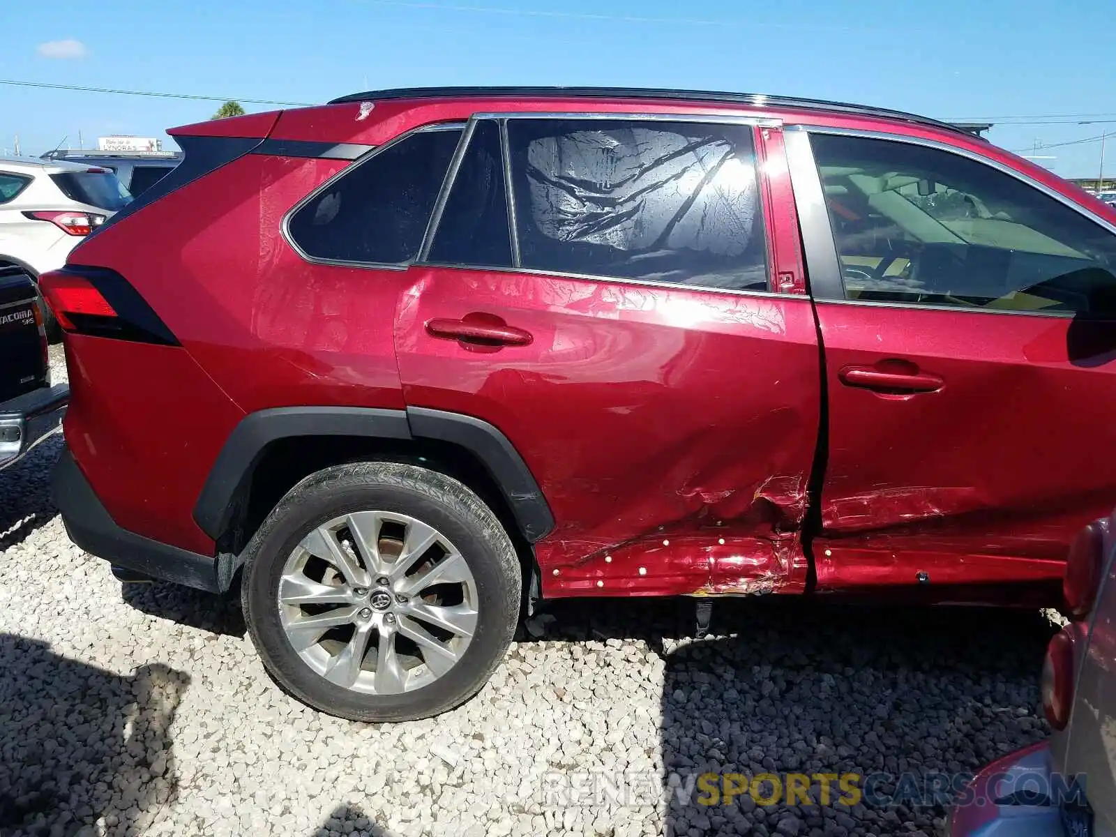 9 Photograph of a damaged car JTMC1RFV0KD030676 TOYOTA RAV4 2019