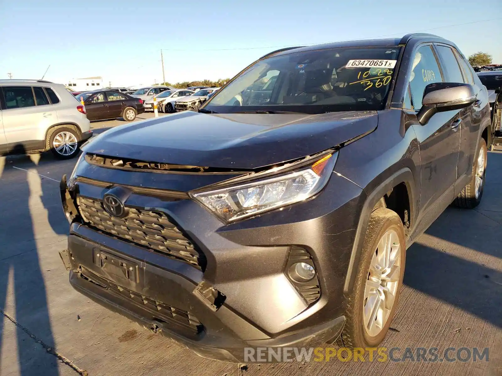 2 Photograph of a damaged car JTMC1RFV0KD031035 TOYOTA RAV4 2019