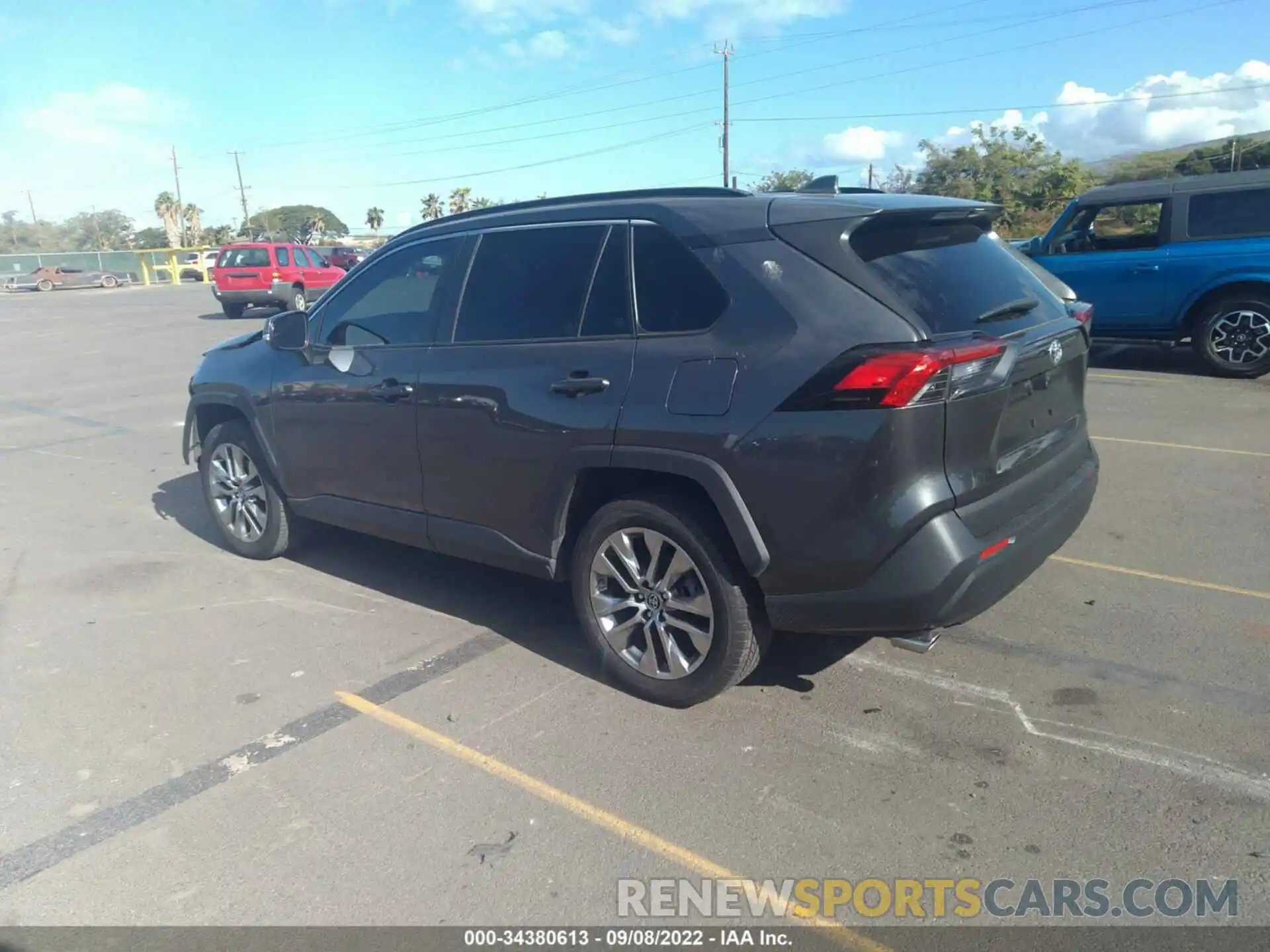 3 Photograph of a damaged car JTMC1RFV0KD041208 TOYOTA RAV4 2019