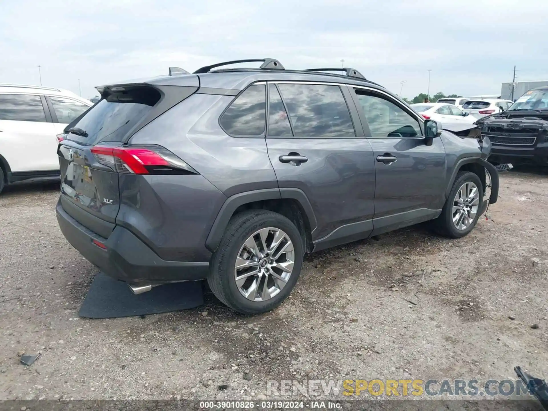 4 Photograph of a damaged car JTMC1RFV0KD501984 TOYOTA RAV4 2019