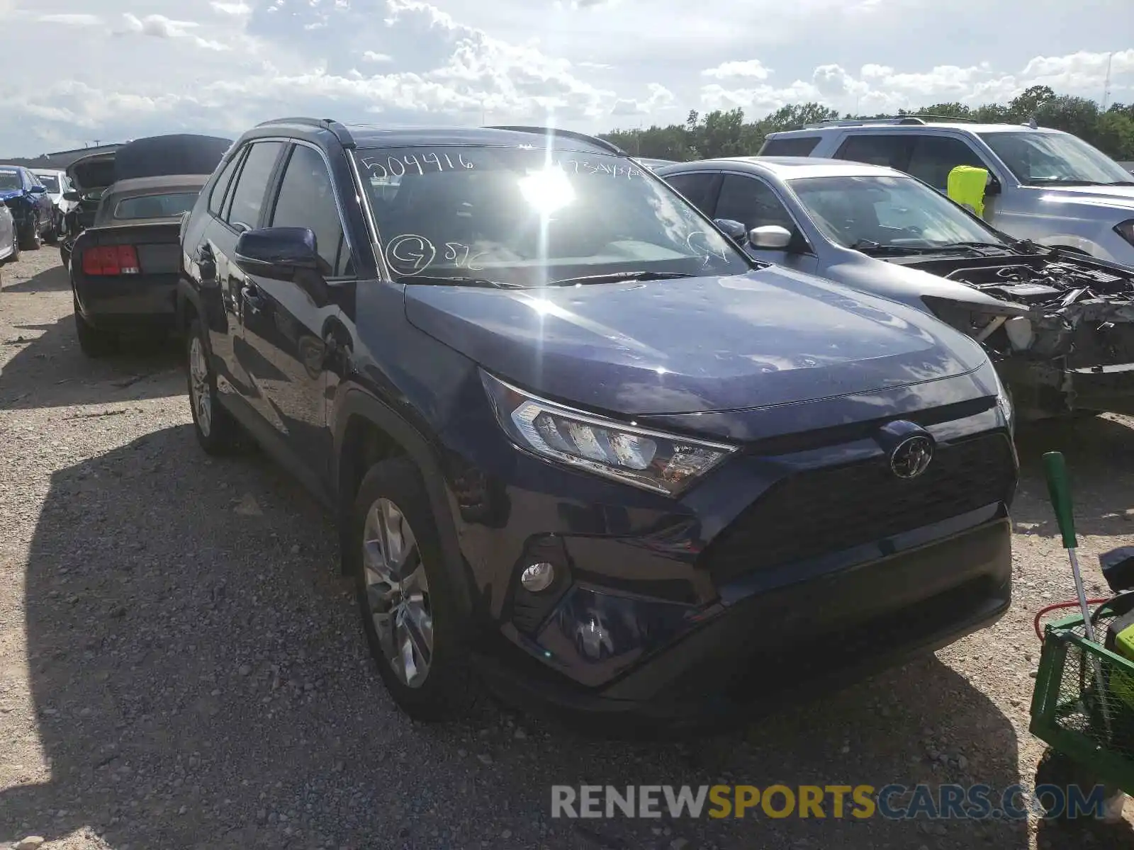 1 Photograph of a damaged car JTMC1RFV0KD504416 TOYOTA RAV4 2019