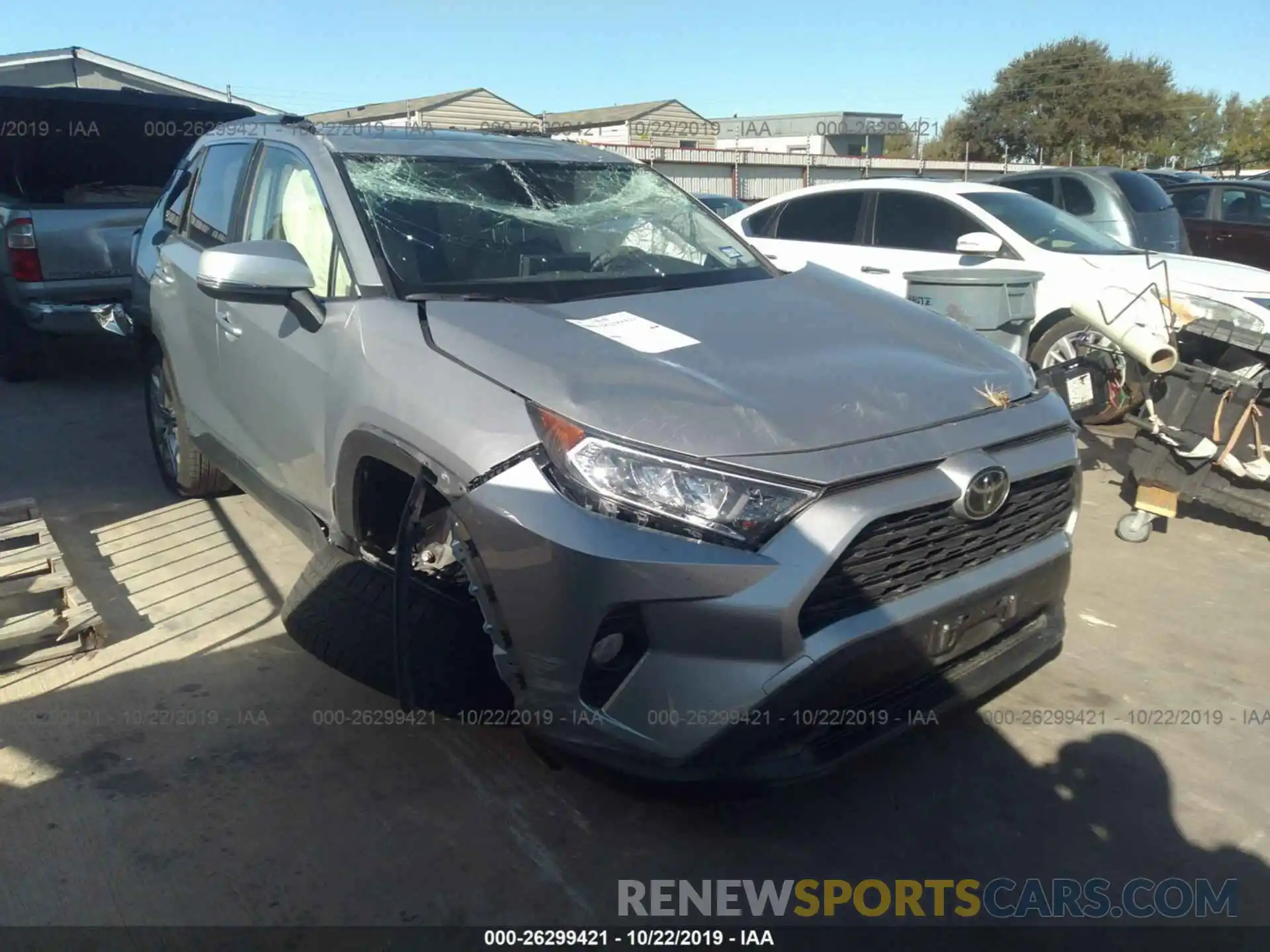 1 Photograph of a damaged car JTMC1RFV0KJ002961 TOYOTA RAV4 2019