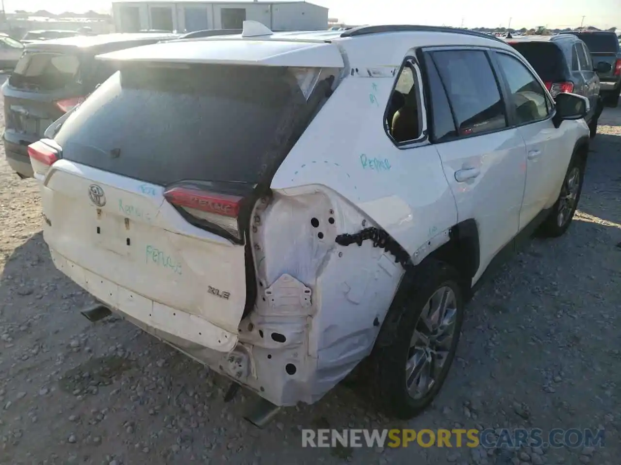 4 Photograph of a damaged car JTMC1RFV0KJ012602 TOYOTA RAV4 2019