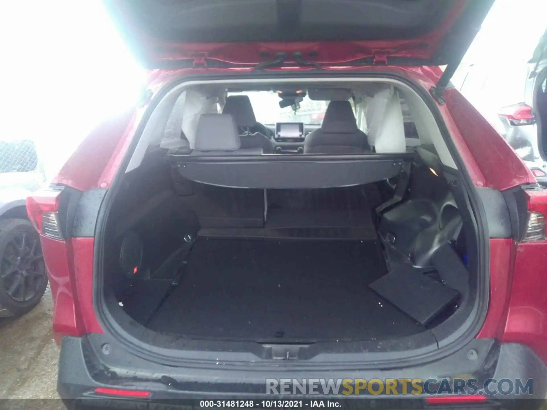 8 Photograph of a damaged car JTMC1RFV1KD022179 TOYOTA RAV4 2019