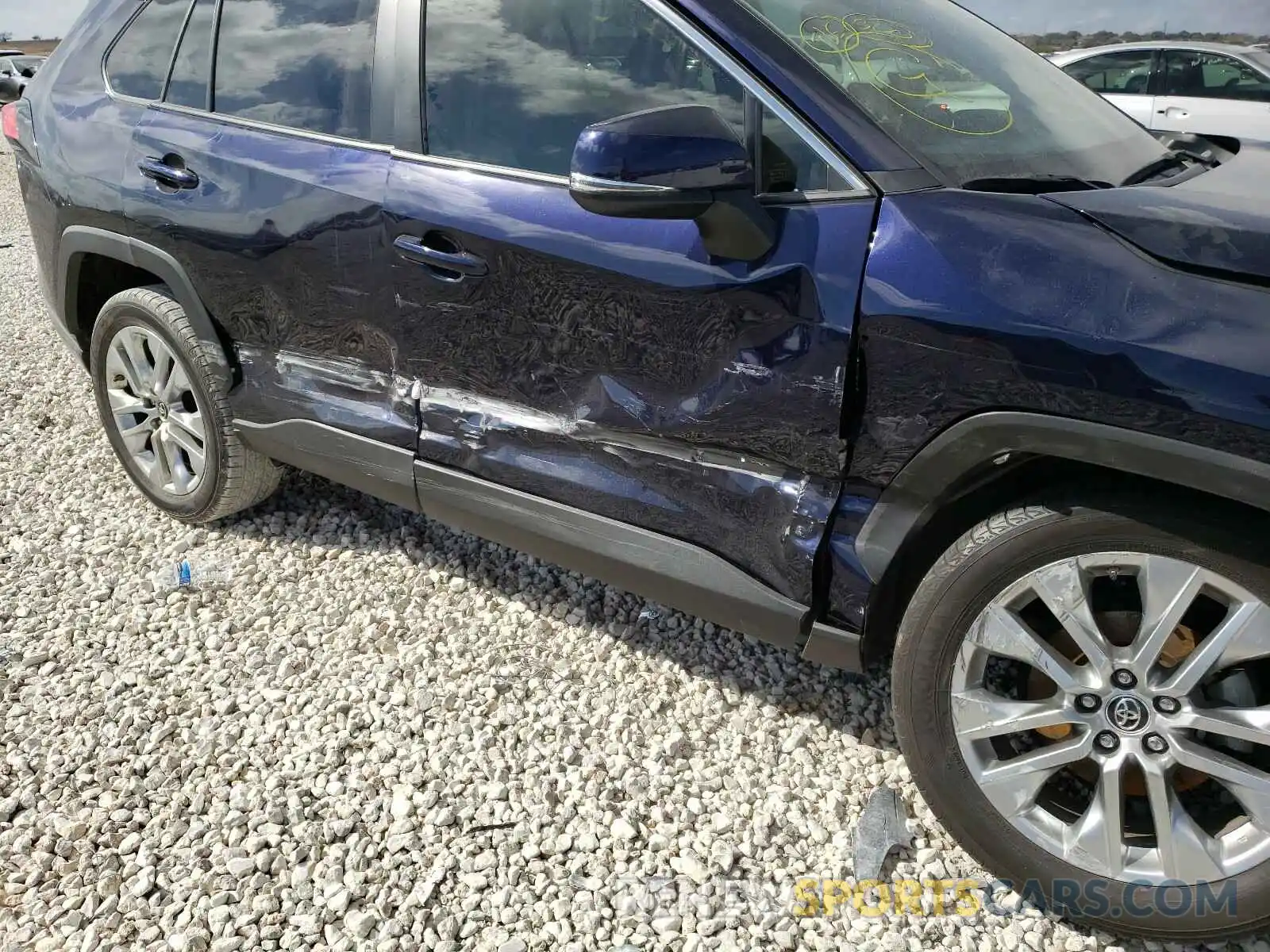 9 Photograph of a damaged car JTMC1RFV1KD024207 TOYOTA RAV4 2019