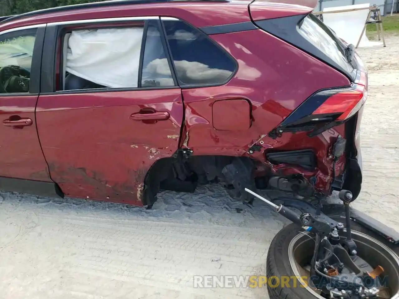 9 Photograph of a damaged car JTMC1RFV1KD504778 TOYOTA RAV4 2019